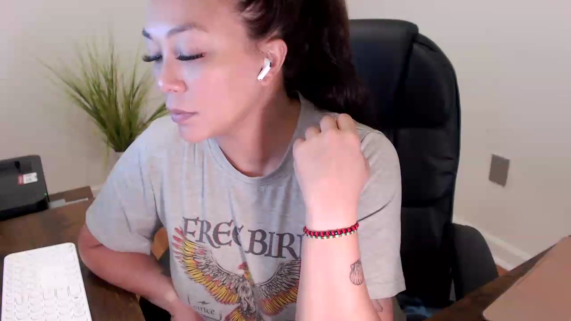 Gallery image thumbnail from CoconutCreme's myfreecams stream on, 09/08/2026, 14:30 image 3 of 20