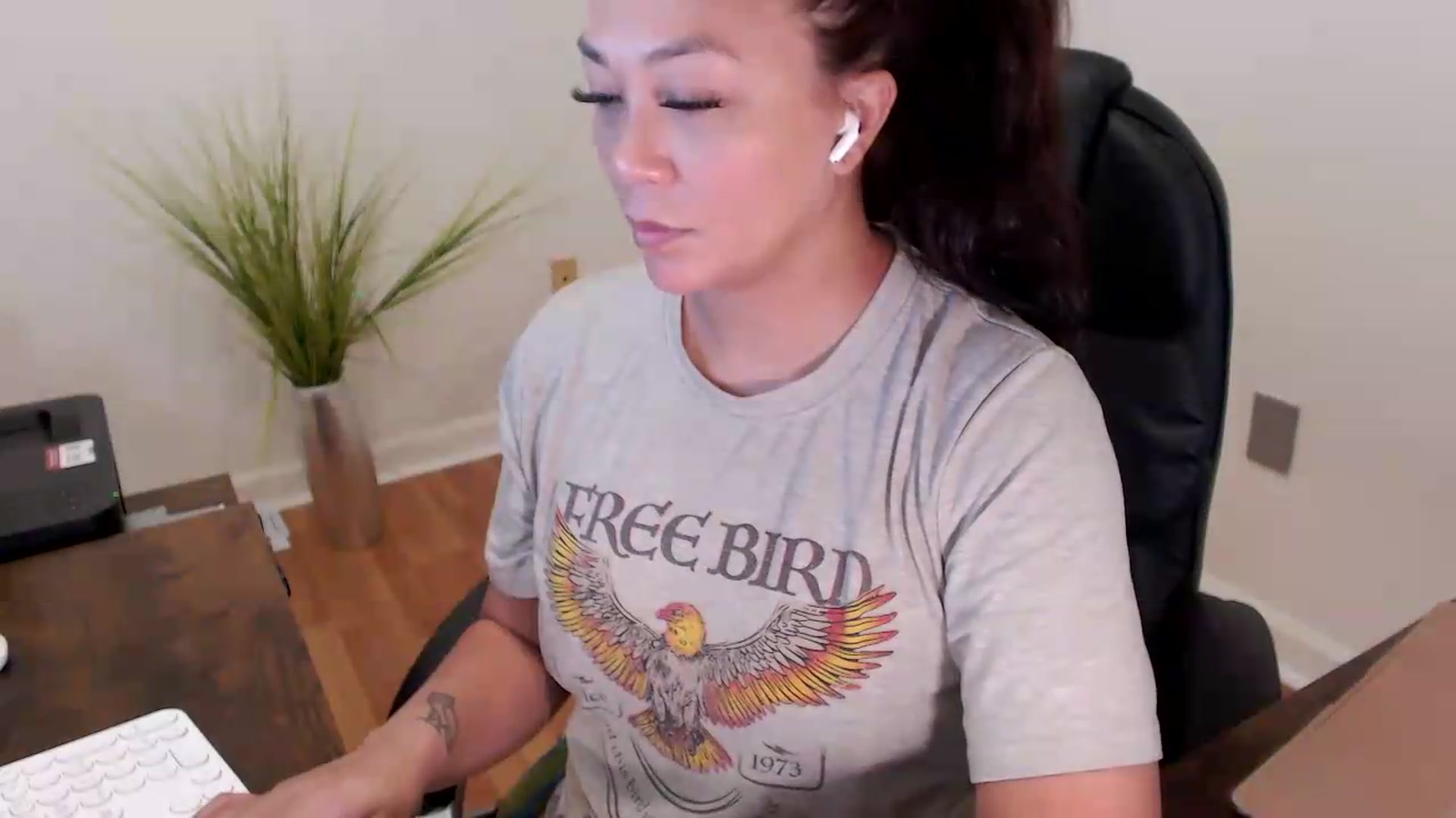 Gallery image thumbnail from CoconutCreme's myfreecams stream on, 09/08/2026, 14:30 image 19 of 20