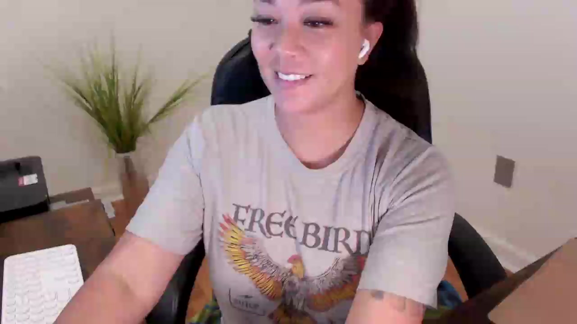Gallery image thumbnail from CoconutCreme's myfreecams stream on, 09/08/2026, 14:30 image 5 of 20