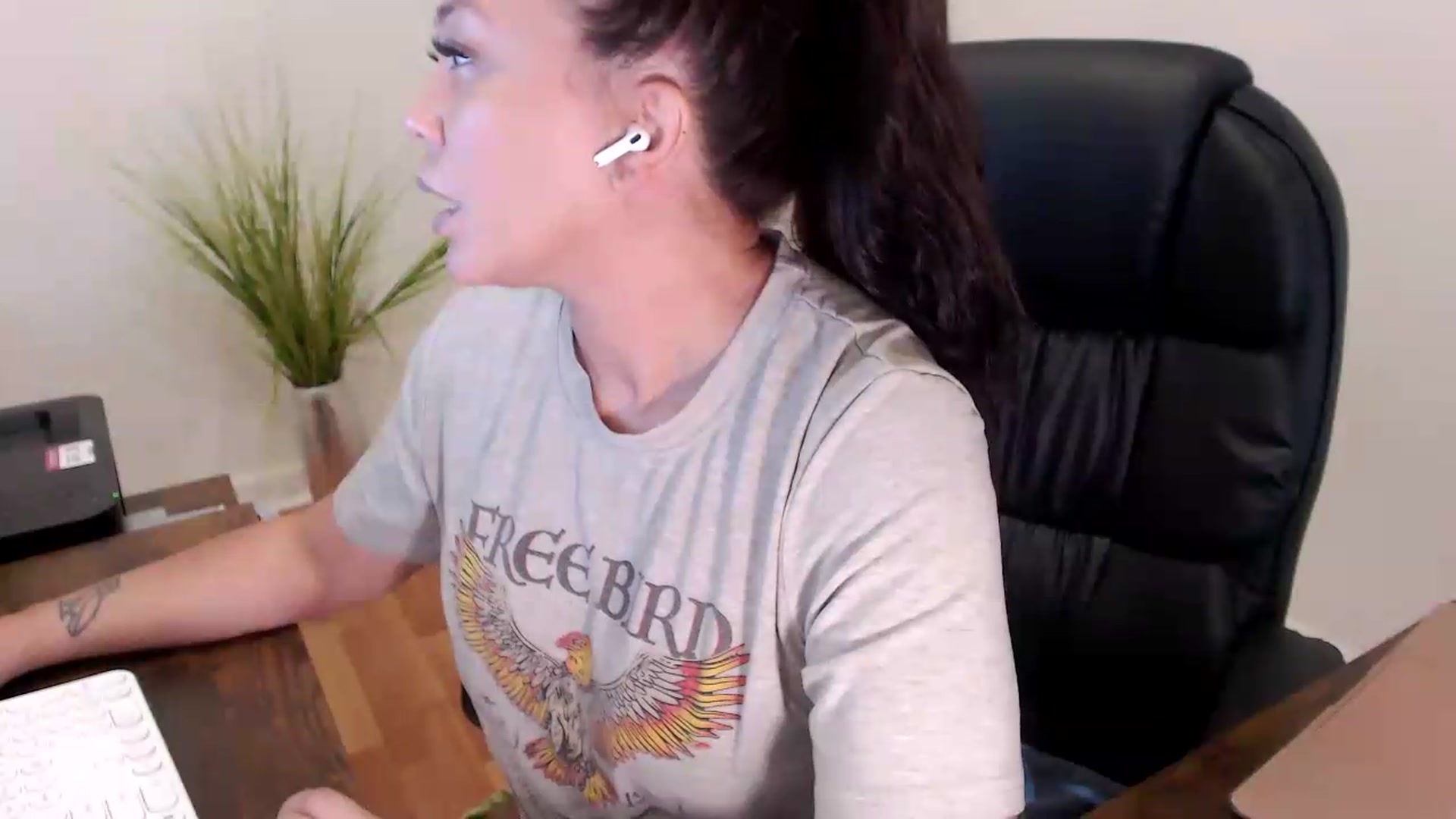 Gallery image thumbnail from CoconutCreme's myfreecams stream on, 09/08/2026, 15:13 image 12 of 20