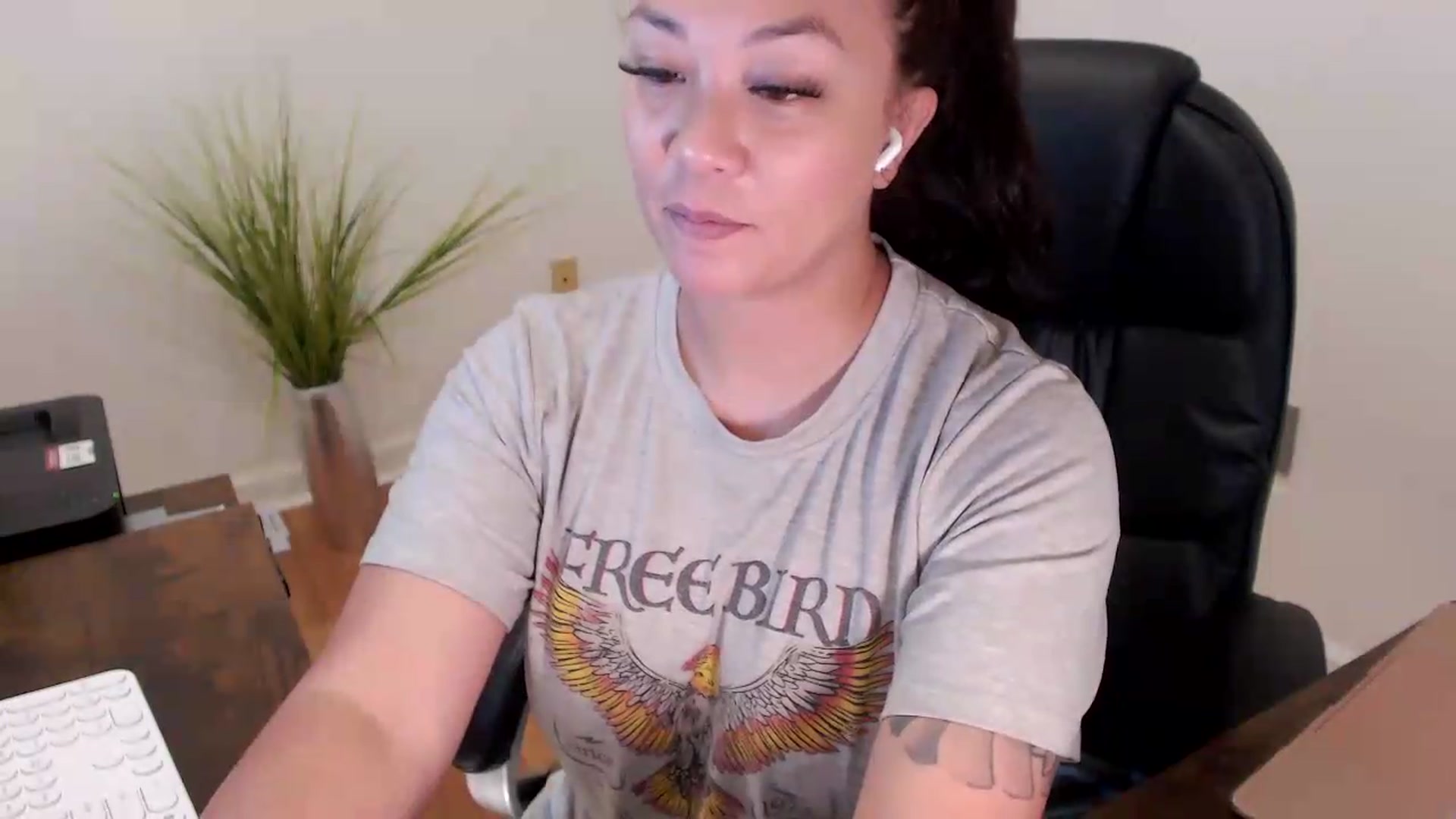 Gallery image thumbnail from CoconutCreme's myfreecams stream on, 09/08/2026, 15:13 image 9 of 20