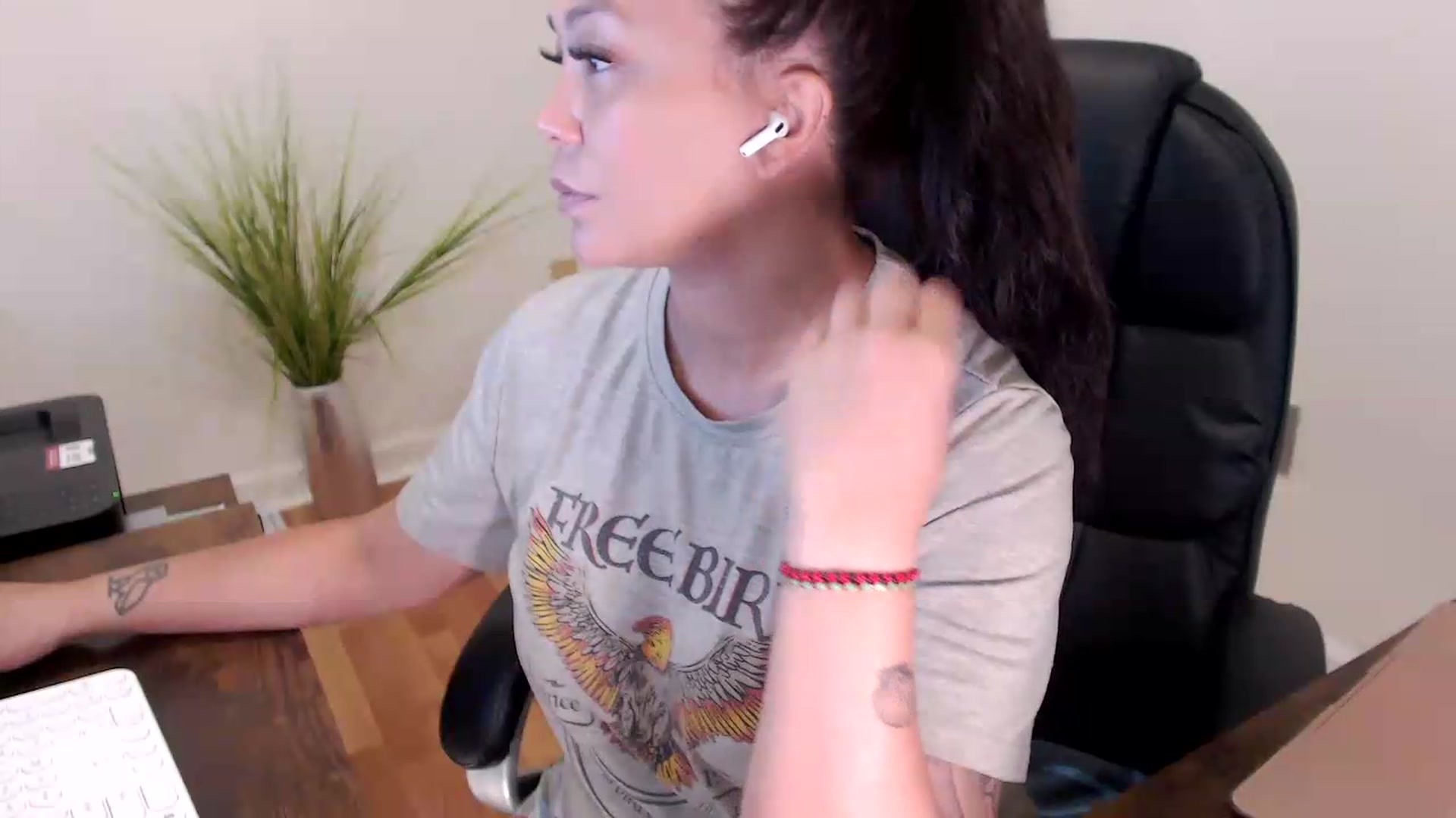 Gallery image thumbnail from CoconutCreme's myfreecams stream on, 09/08/2026, 15:13 image 3 of 20