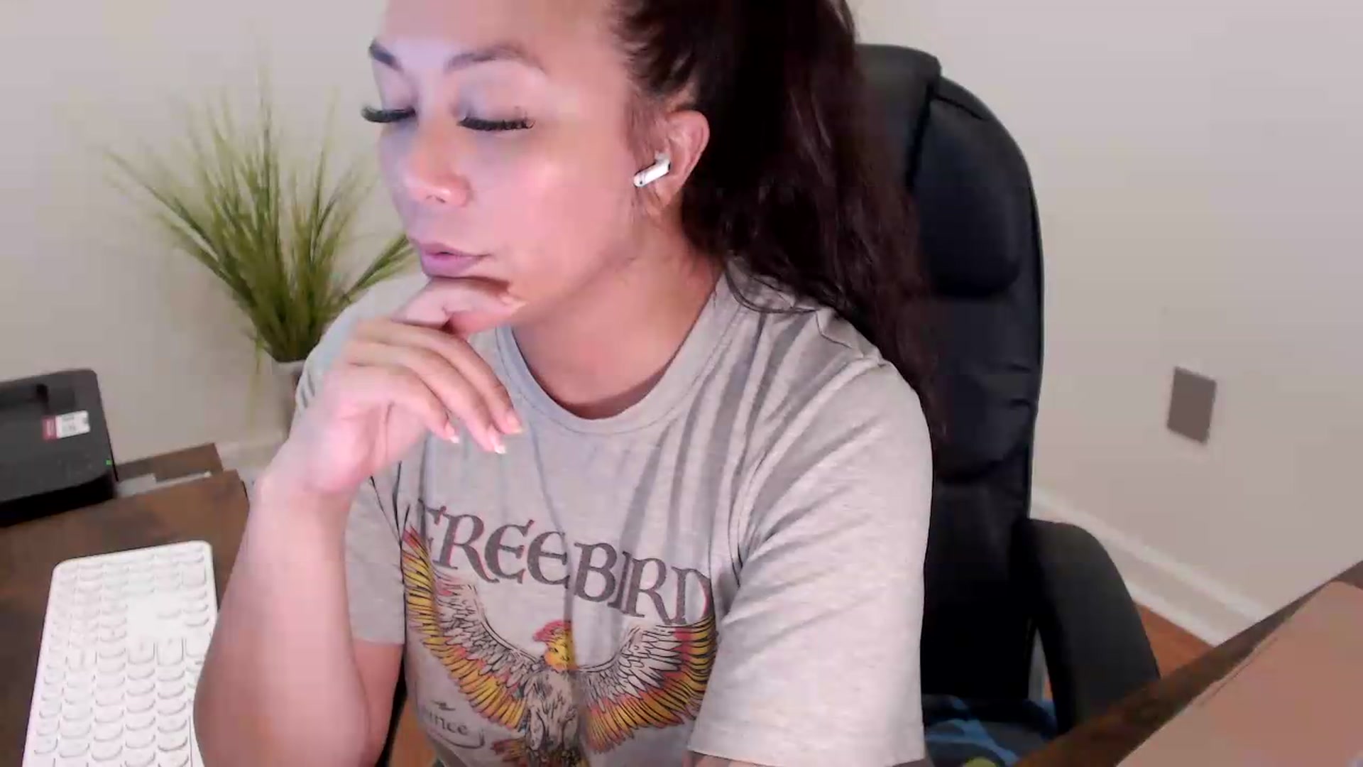 Gallery image thumbnail from CoconutCreme's myfreecams stream on, 09/08/2026, 19:46 image 5 of 20