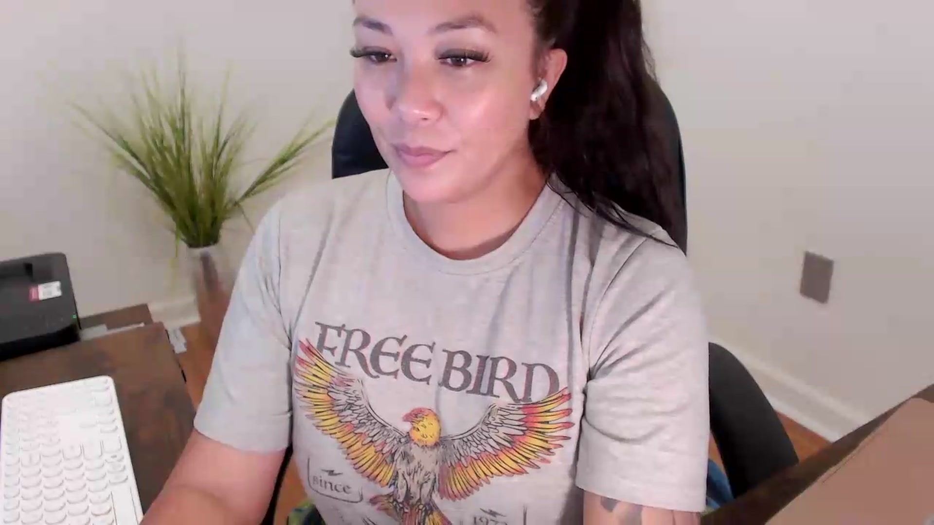 Gallery image thumbnail from CoconutCreme's myfreecams stream on, 09/08/2026, 19:46 image 13 of 20
