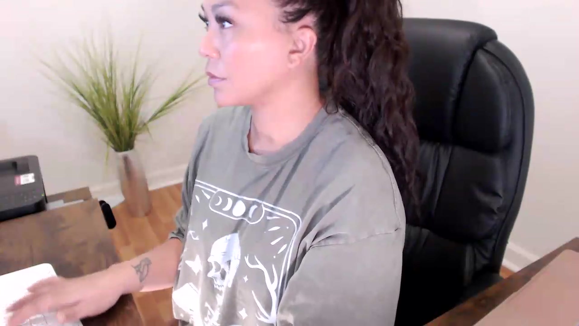 Gallery image thumbnail from CoconutCreme's myfreecams stream on, 09/10/2026, 14:17 image 6 of 20
