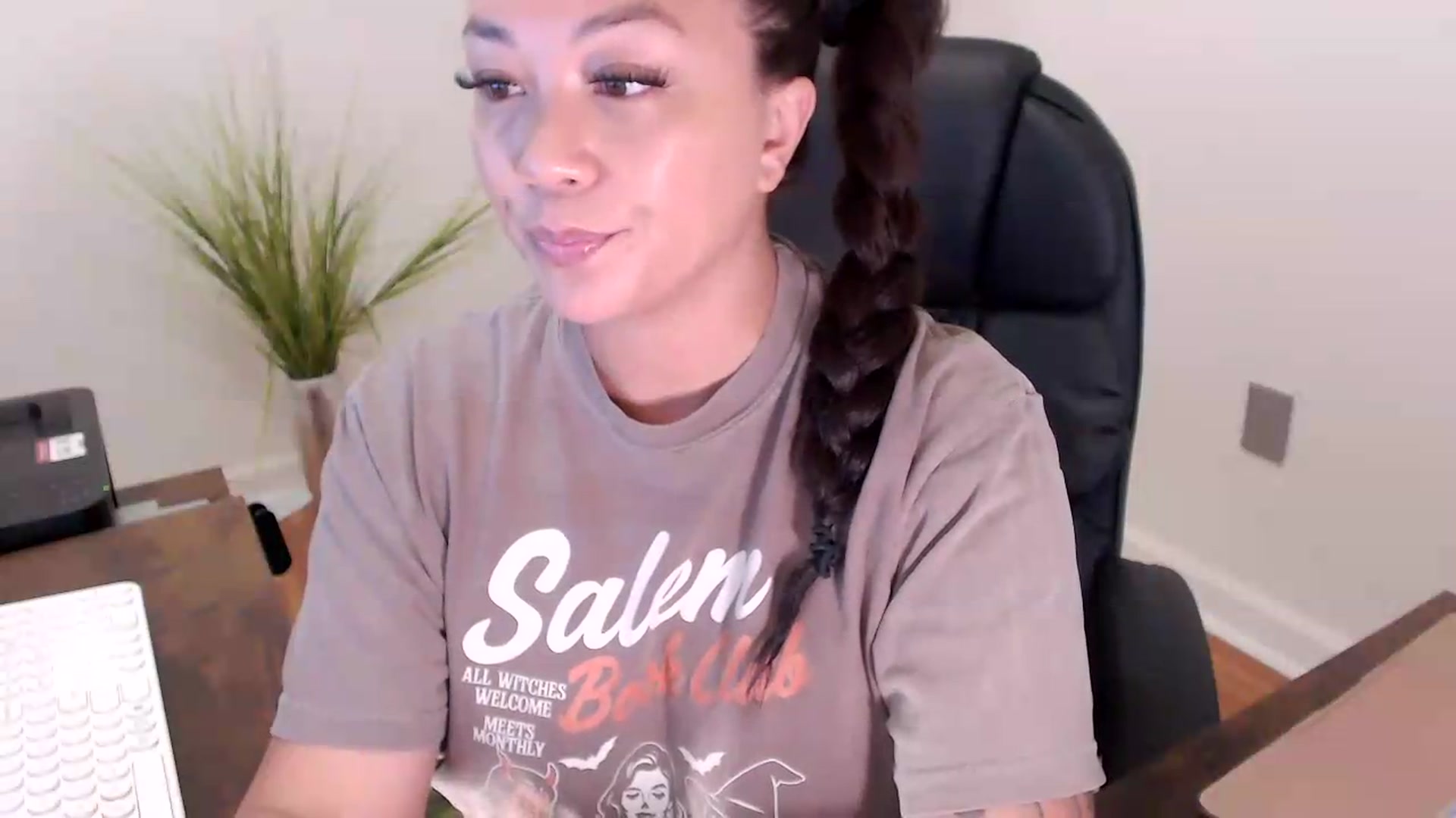 Gallery image thumbnail from CoconutCreme's myfreecams stream on, 09/11/2026, 14:45 image 6 of 20