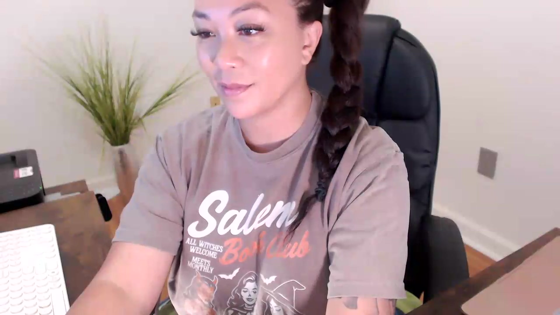 Gallery image thumbnail from CoconutCreme's myfreecams stream on, 09/11/2026, 14:45 image 7 of 20