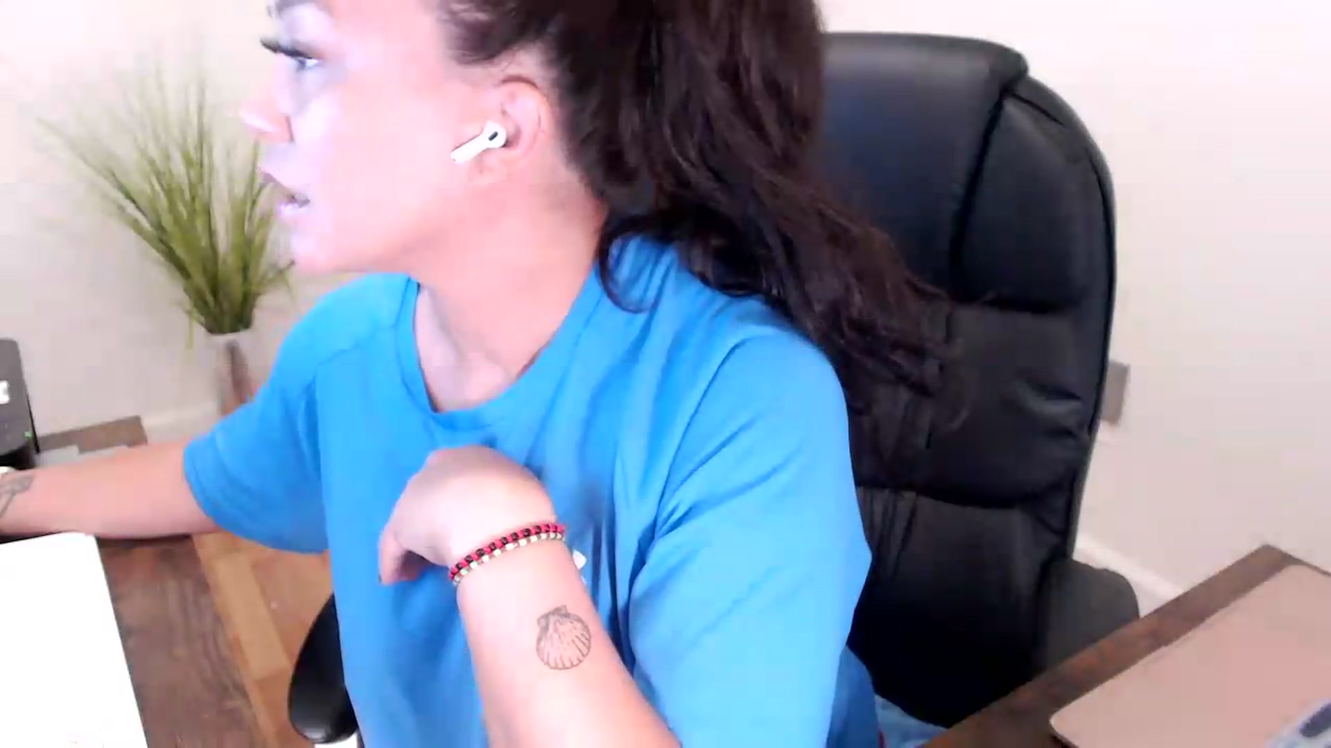 Gallery image thumbnail from CoconutCreme's myfreecams stream on, 09/16/2026, 15:27 image 4 of 20