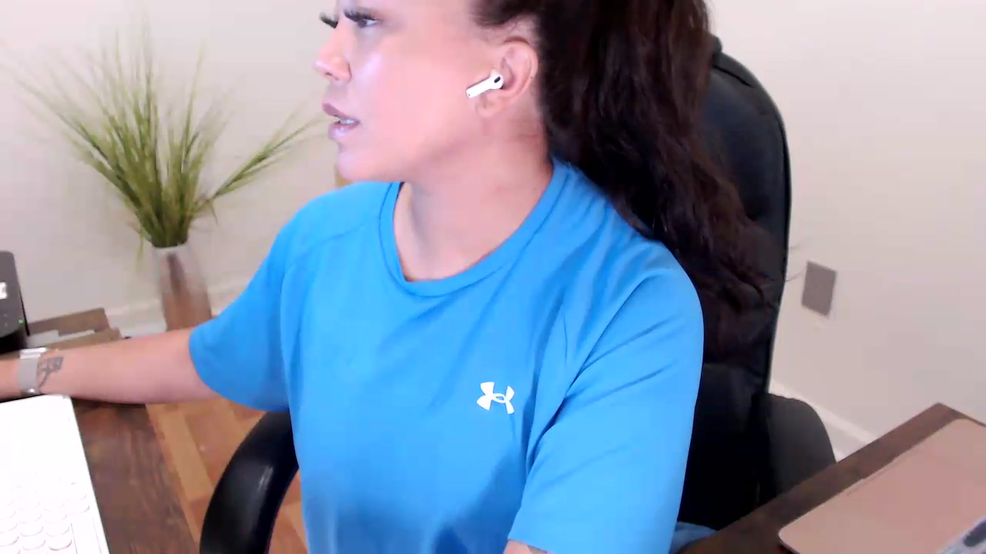 Gallery image thumbnail from CoconutCreme's myfreecams stream on, 09/16/2026, 15:27 image 18 of 20