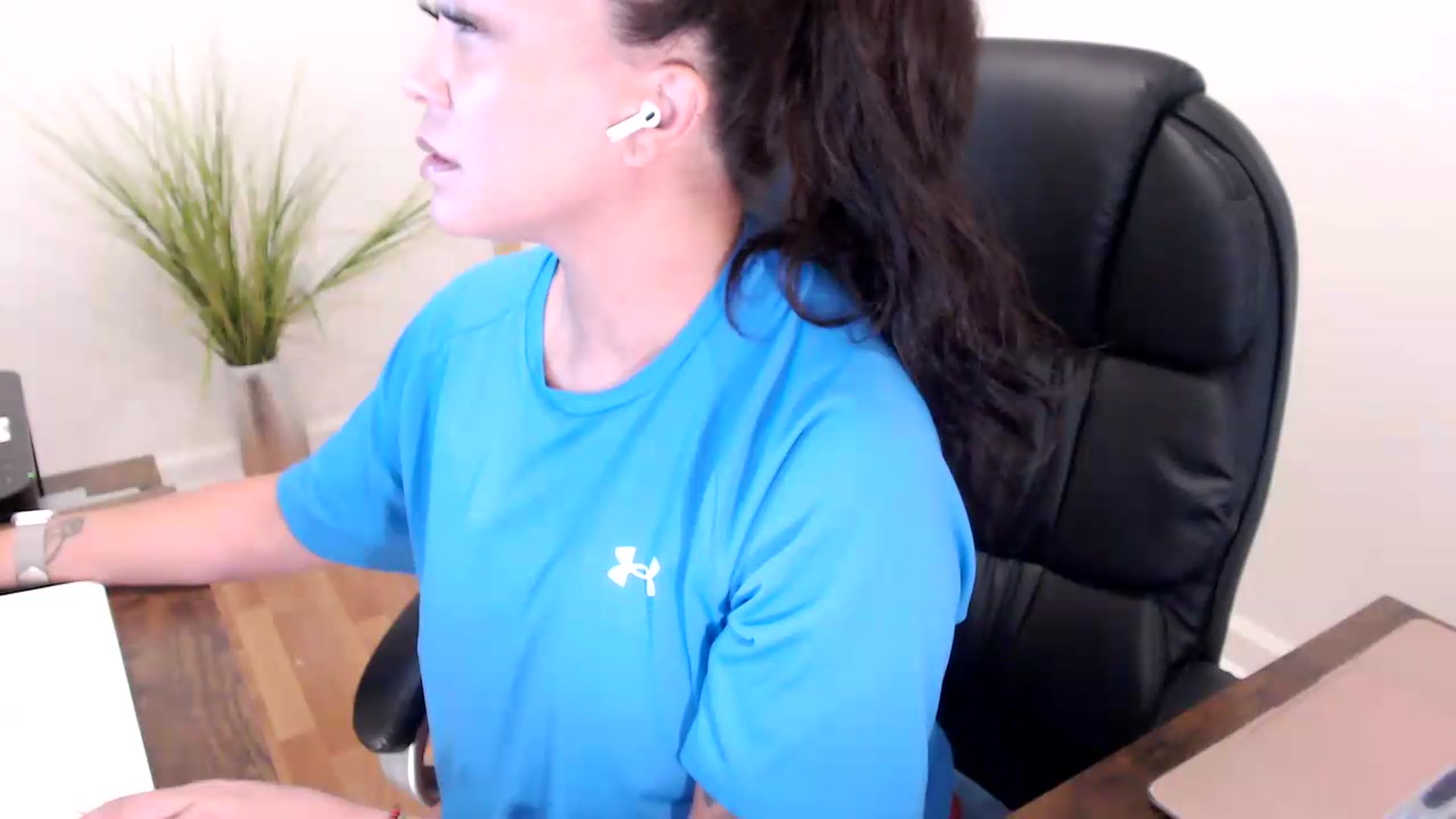 Gallery image thumbnail from CoconutCreme's myfreecams stream on, 09/16/2026, 15:27 image 6 of 20