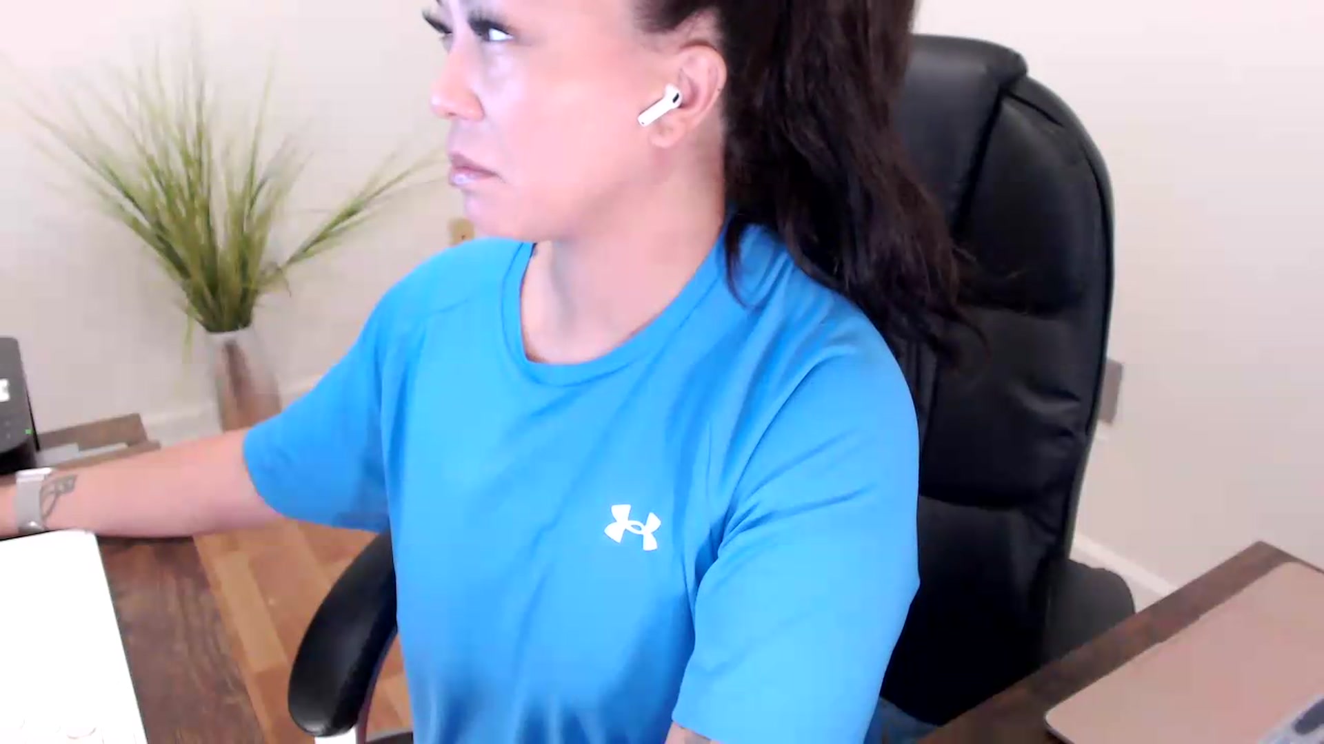 Gallery image thumbnail from CoconutCreme's myfreecams stream on, 09/16/2026, 15:27 image 5 of 20