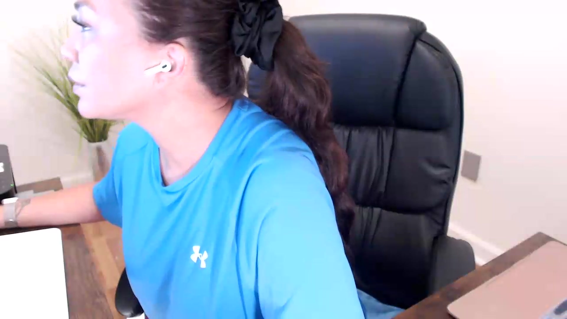Gallery image thumbnail from CoconutCreme's myfreecams stream on, 09/16/2026, 16:26 image 16 of 20
