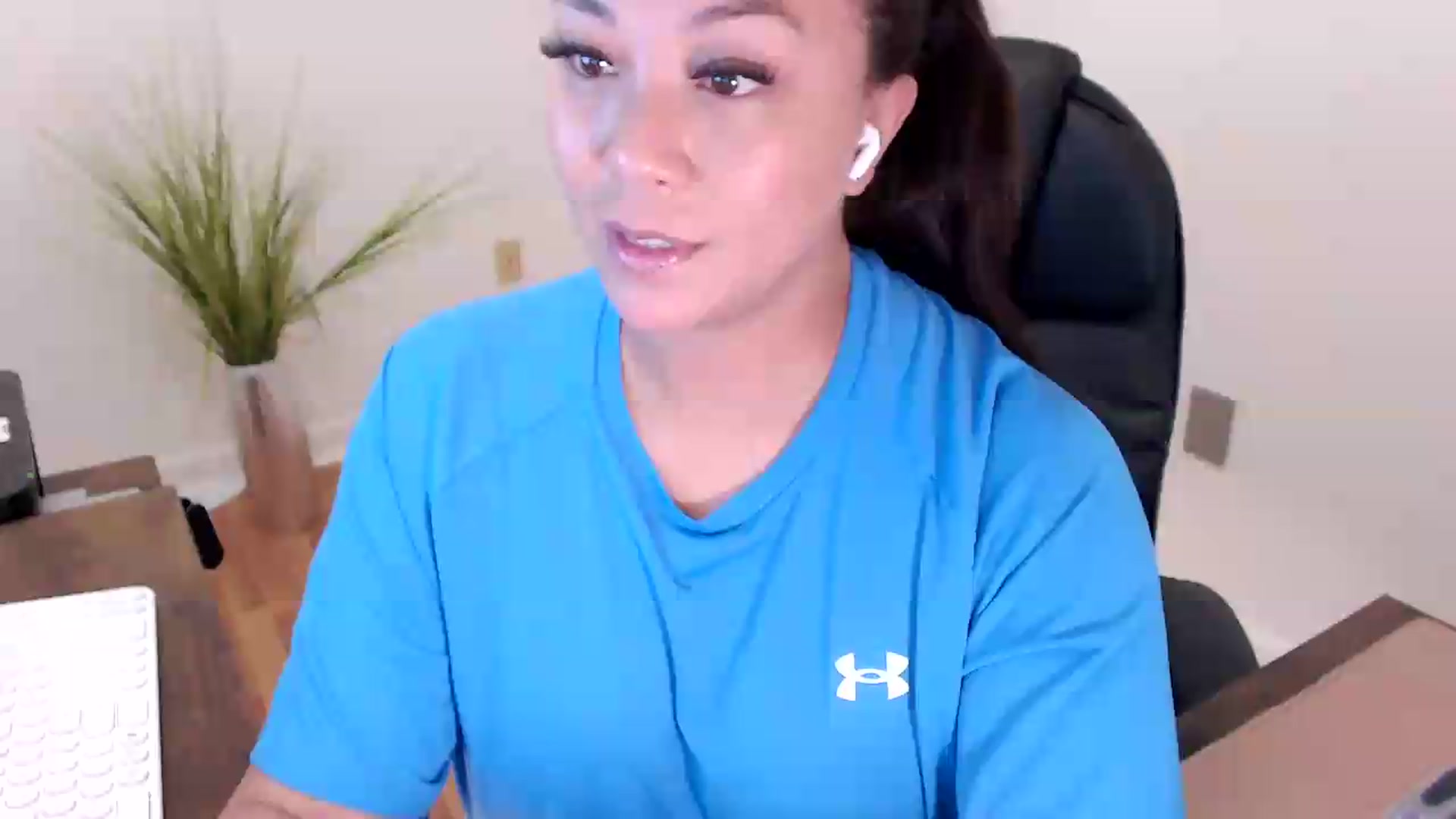 Gallery image thumbnail from CoconutCreme's myfreecams stream on, 09/16/2026, 17:16 image 14 of 20