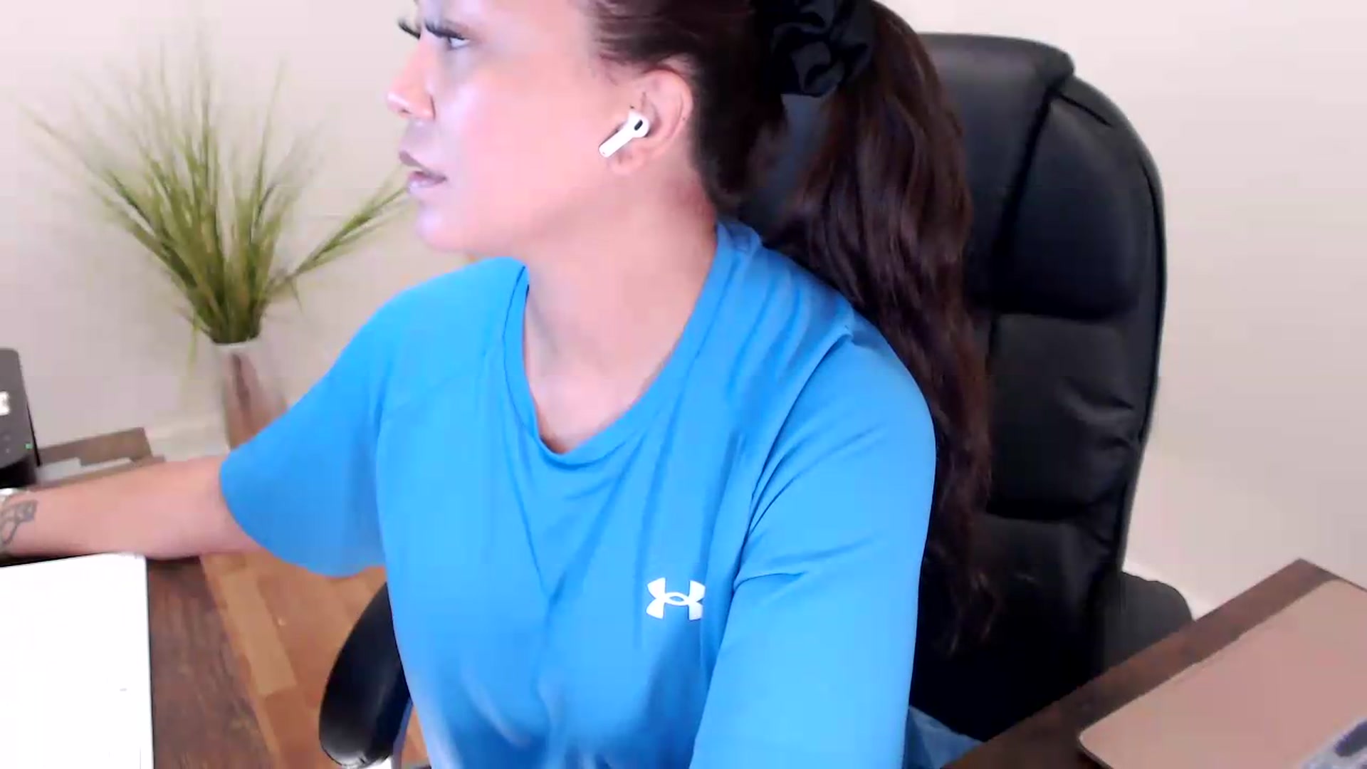 Gallery image thumbnail from CoconutCreme's myfreecams stream on, 09/16/2026, 17:16 image 16 of 20