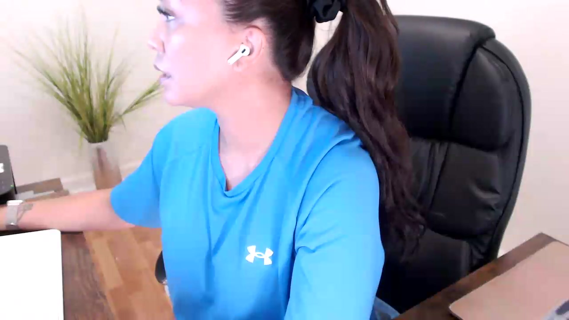 Gallery image thumbnail from CoconutCreme's myfreecams stream on, 09/16/2026, 17:16 image 3 of 20