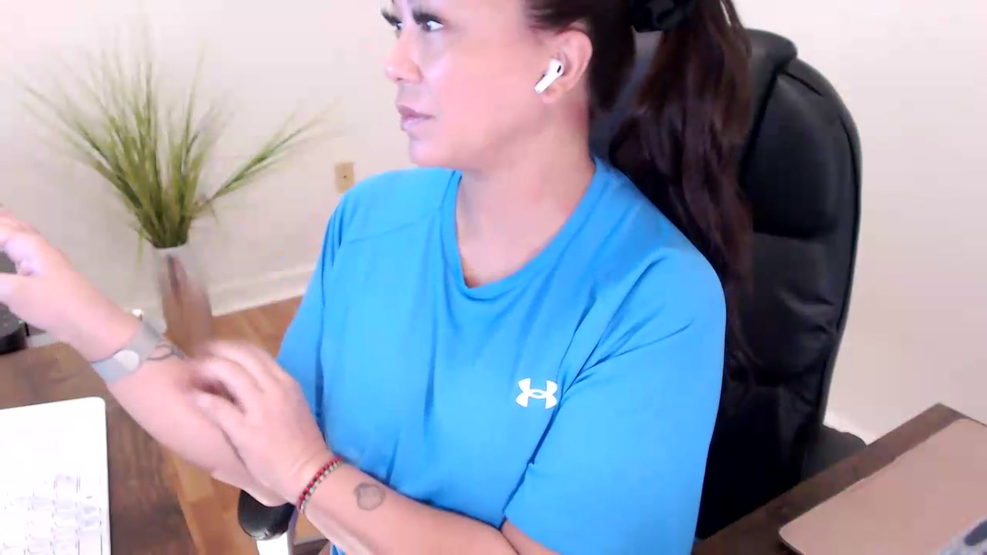 Gallery image thumbnail from CoconutCreme's myfreecams stream on, 09/16/2026, 17:16 image 20 of 20