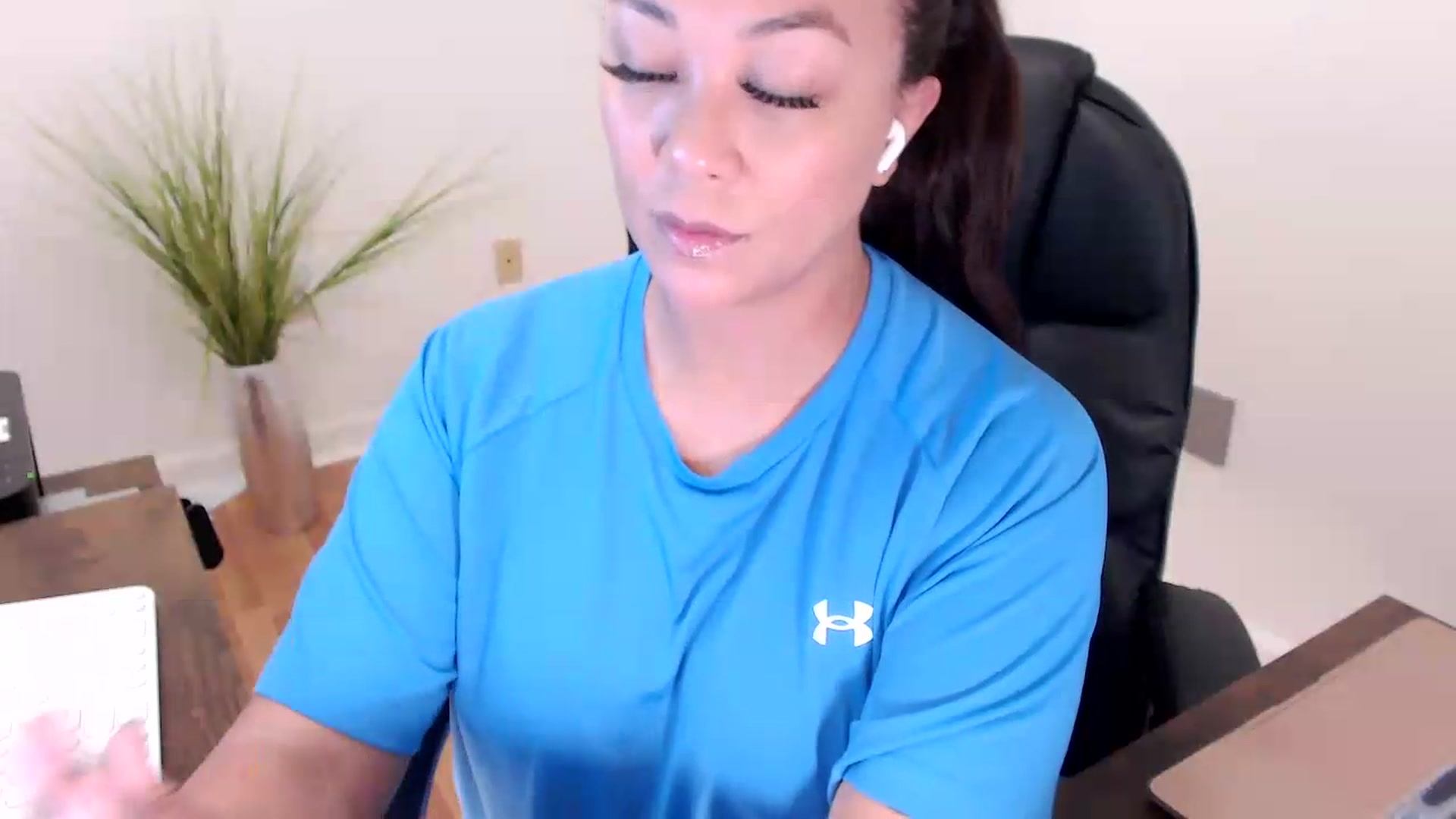 Gallery image thumbnail from CoconutCreme's myfreecams stream on, 09/16/2026, 17:16 image 18 of 20
