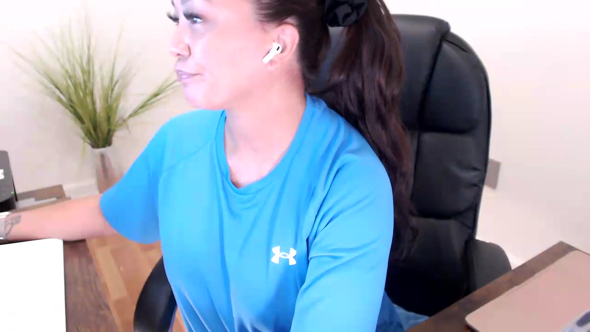 Gallery image thumbnail from CoconutCreme's myfreecams stream on, 09/16/2026, 17:16 image 11 of 20