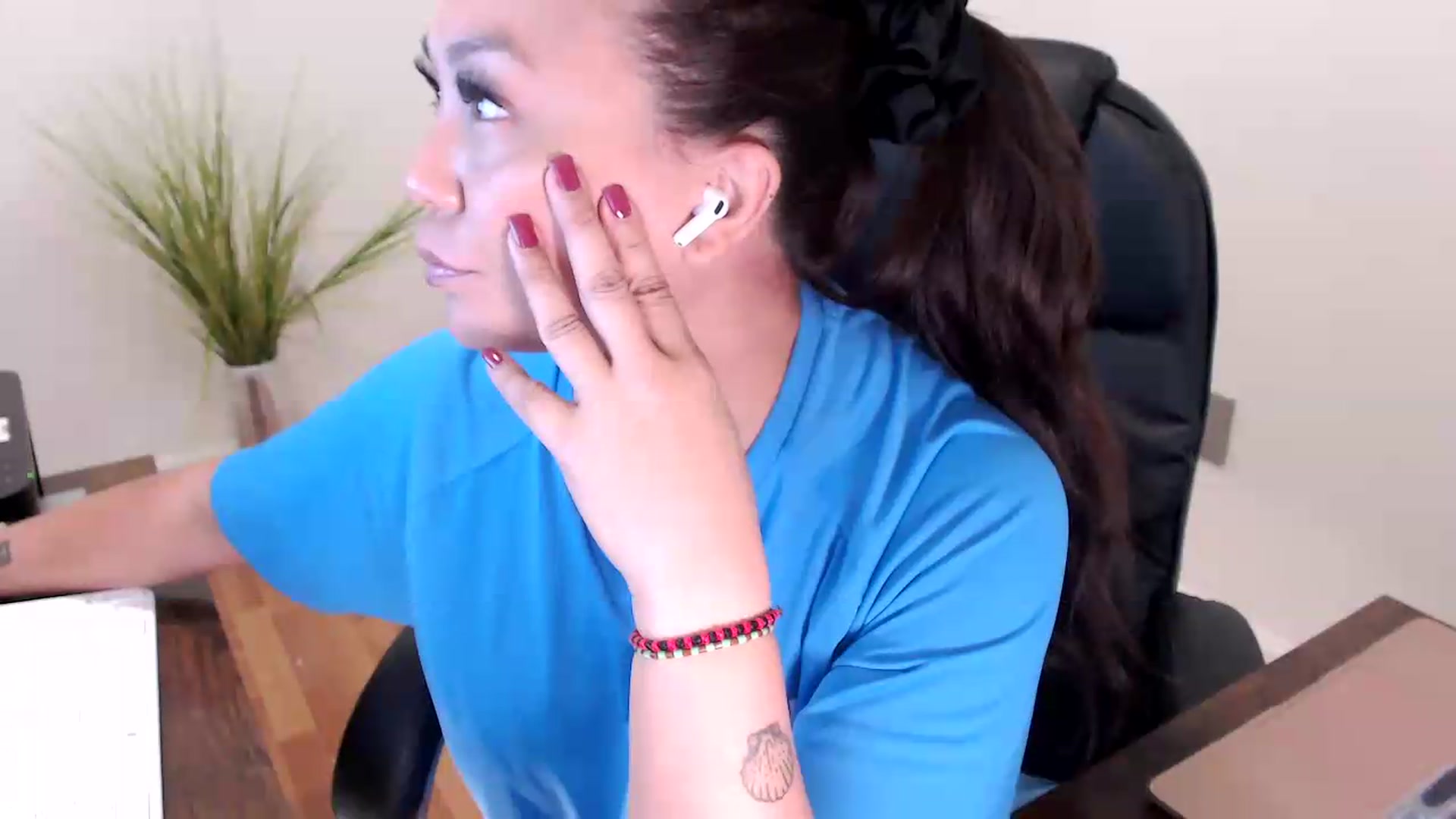 Gallery image thumbnail from CoconutCreme's myfreecams stream on, 09/16/2026, 17:16 image 12 of 20