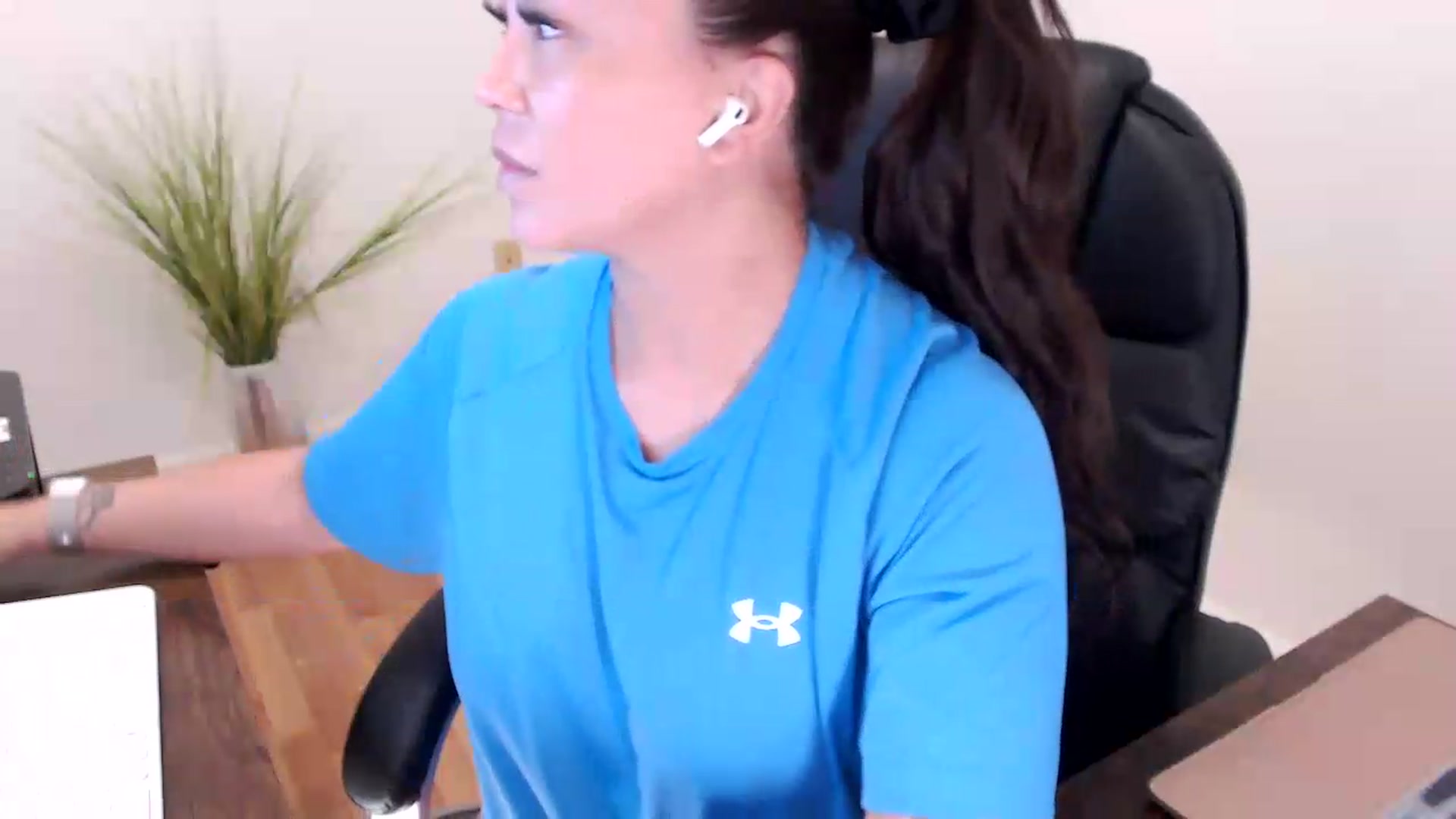 Gallery image thumbnail from CoconutCreme's myfreecams stream on, 09/16/2026, 17:16 image 5 of 20