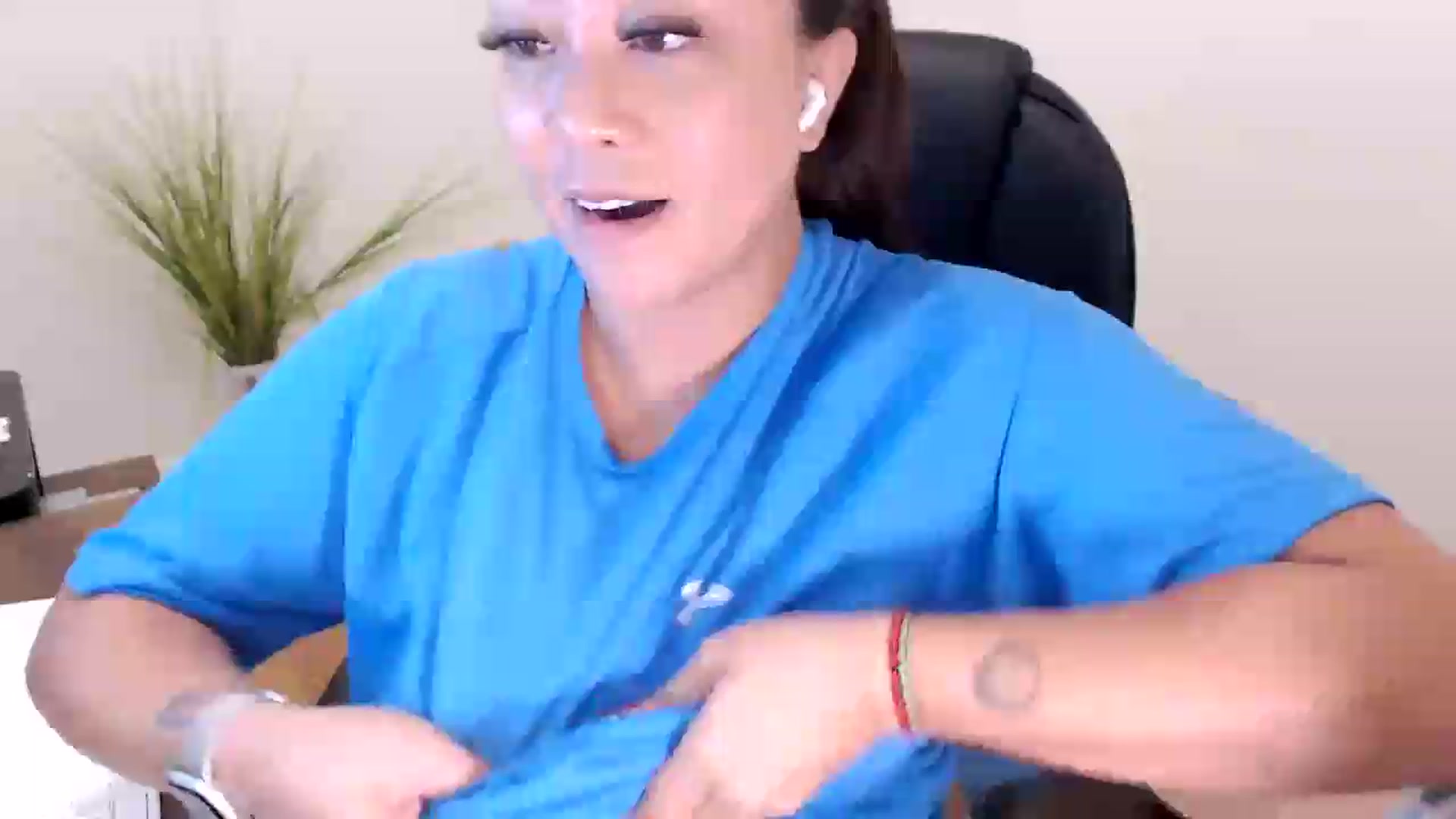 Gallery image thumbnail from CoconutCreme's myfreecams stream on, 09/16/2026, 18:13 image 17 of 20