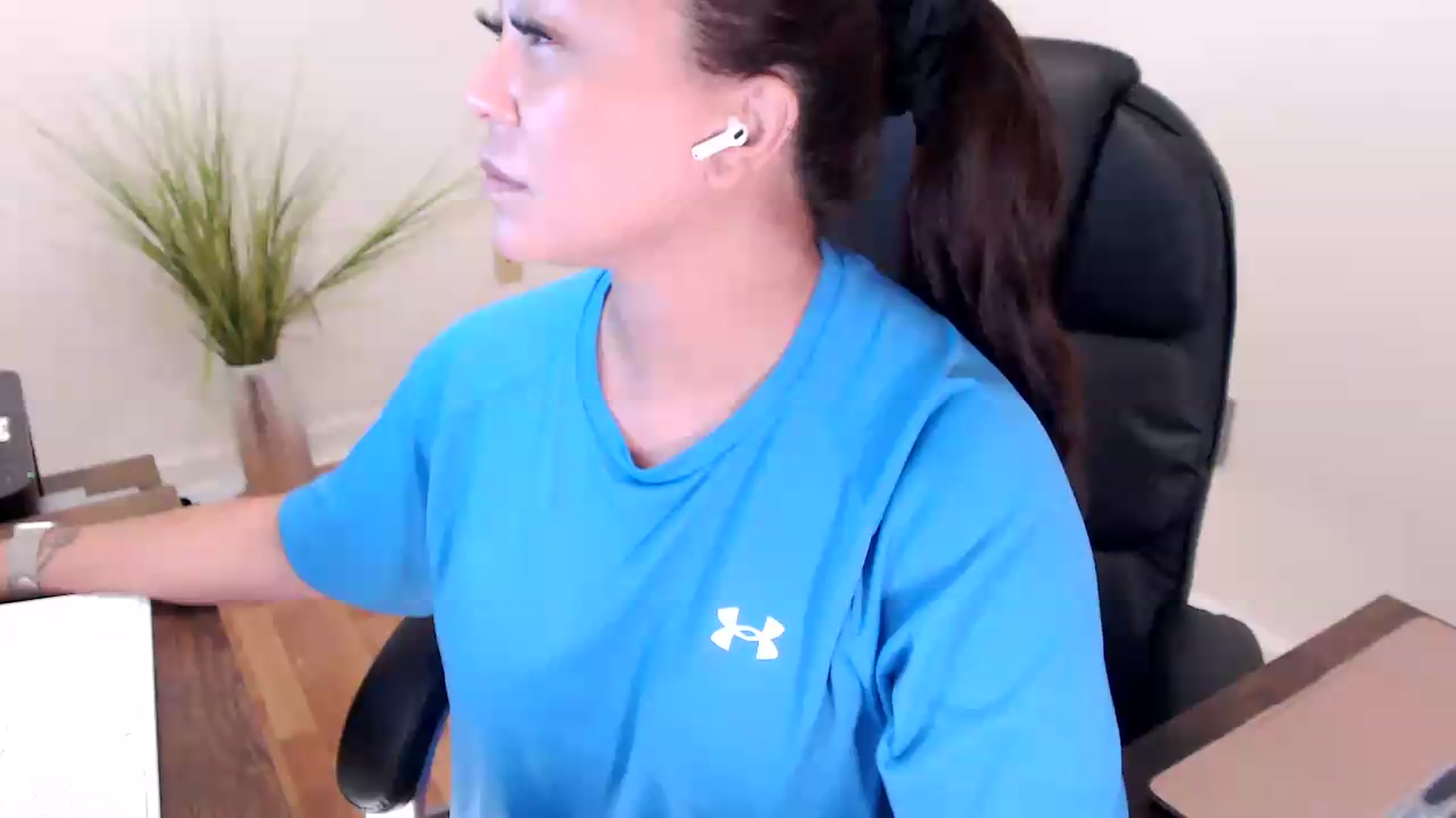 Gallery image thumbnail from CoconutCreme's myfreecams stream on, 09/16/2026, 18:13 image 4 of 20