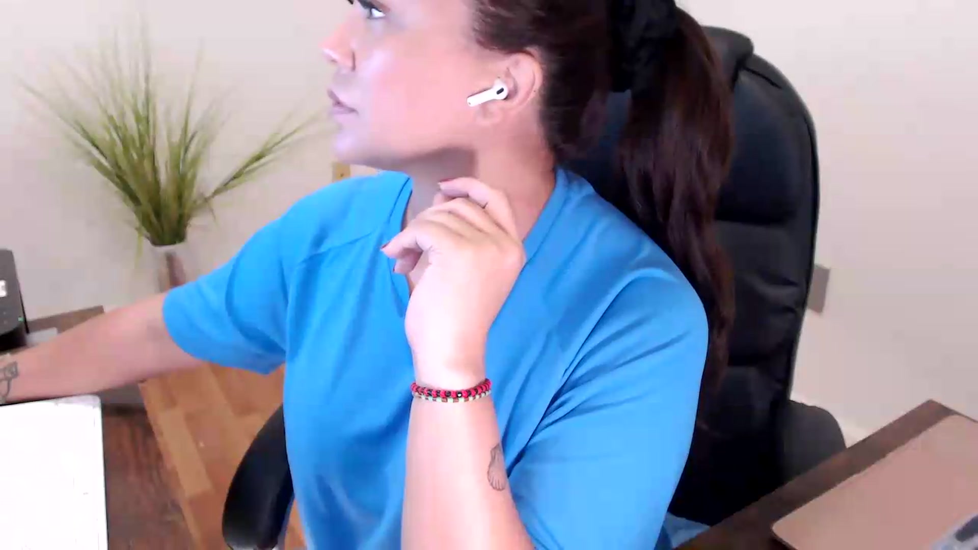 Gallery image thumbnail from CoconutCreme's myfreecams stream on, 09/16/2026, 18:13 image 6 of 20
