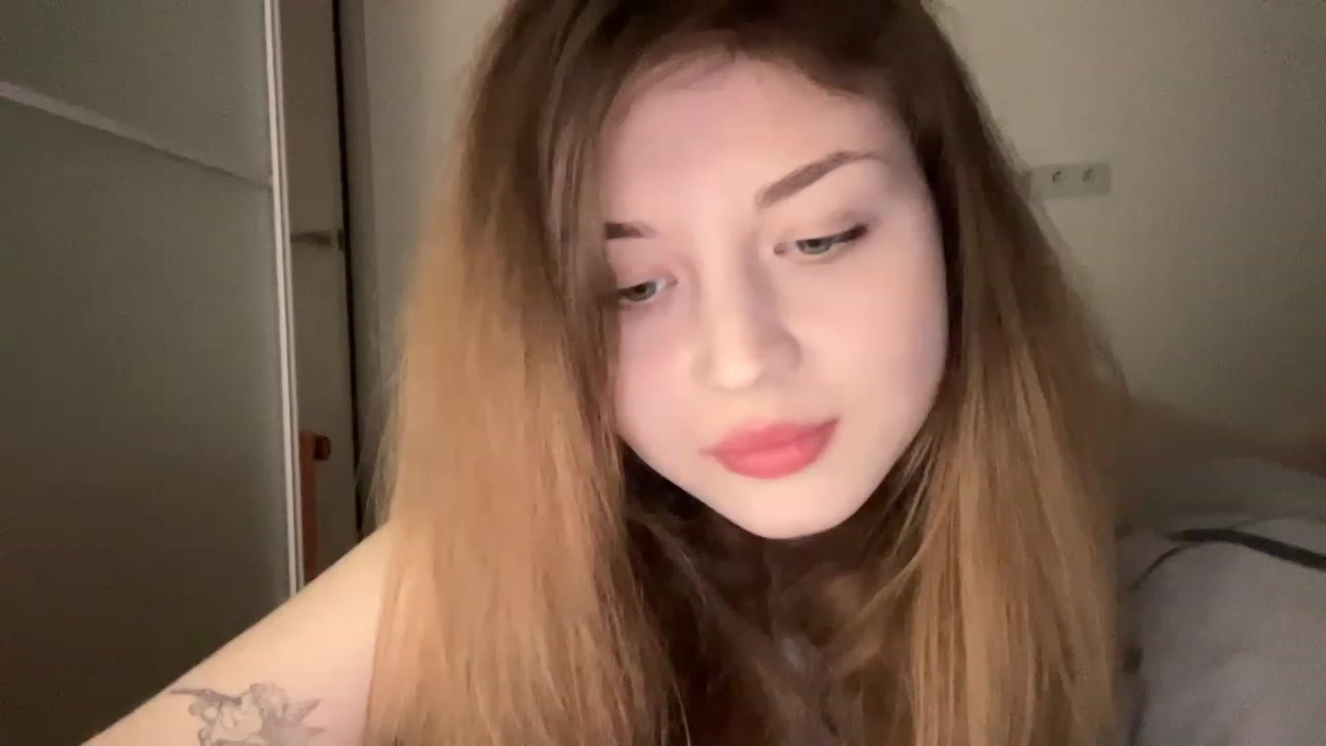 Gallery image thumbnail from Coconut_dream's myfreecams stream on, 04/13/2023, 17:56 image 3 of 20