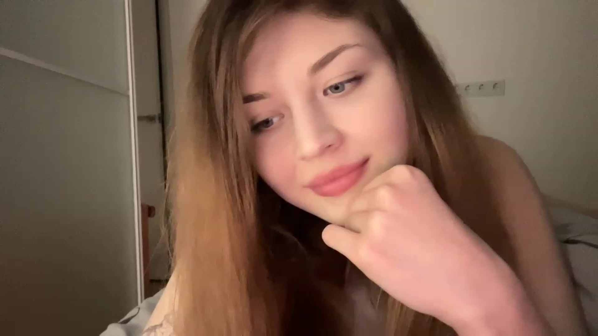 Gallery image thumbnail from Coconut_dream's myfreecams stream on, 04/13/2023, 17:56 image 4 of 20