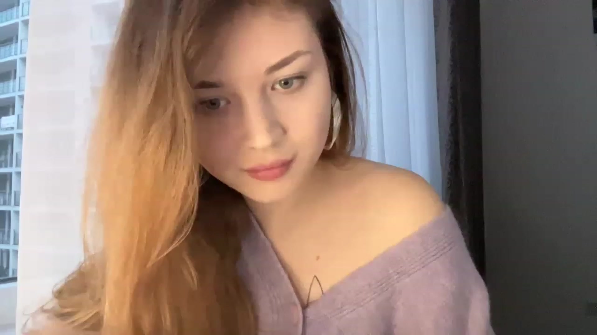 Gallery image thumbnail from Coconut_dream's myfreecams stream on, 04/15/2023, 16:51 image 13 of 20
