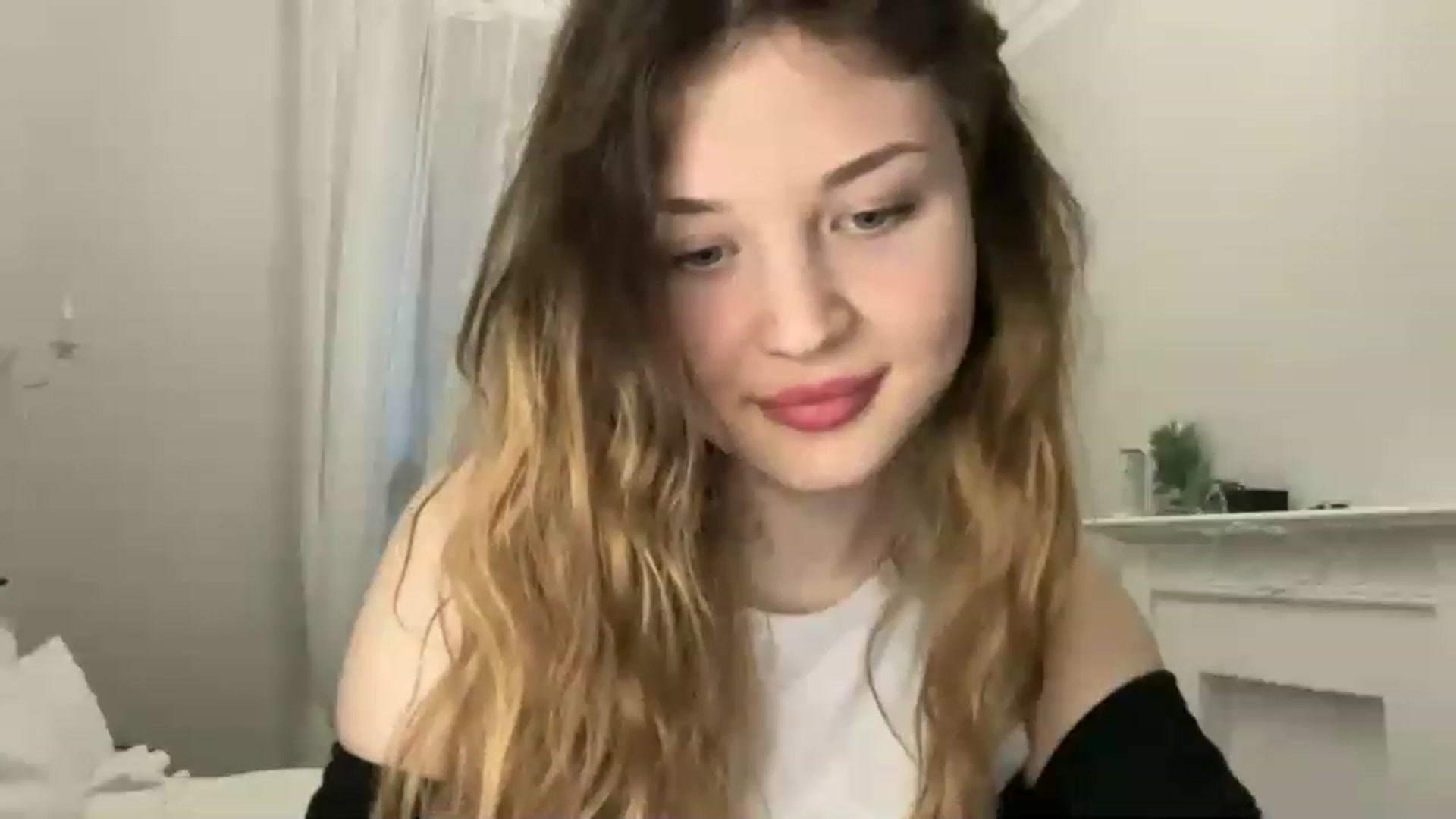 Gallery image thumbnail from Coconut_dream's myfreecams stream on, 04/17/2023, 16:30 image 20 of 20