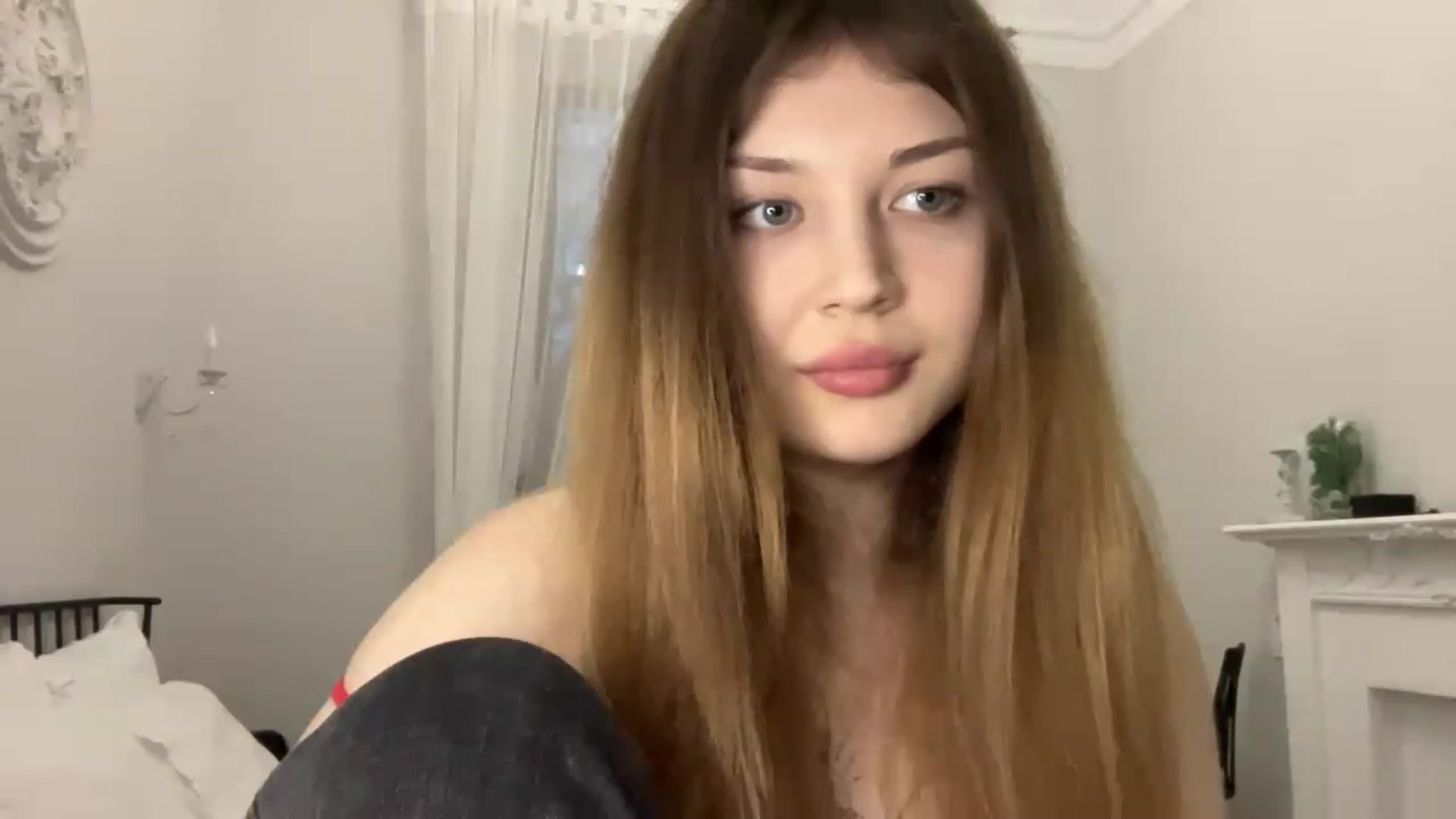 Gallery image thumbnail from Coconut_dream's myfreecams stream on, 04/20/2023, 17:02 image 18 of 20