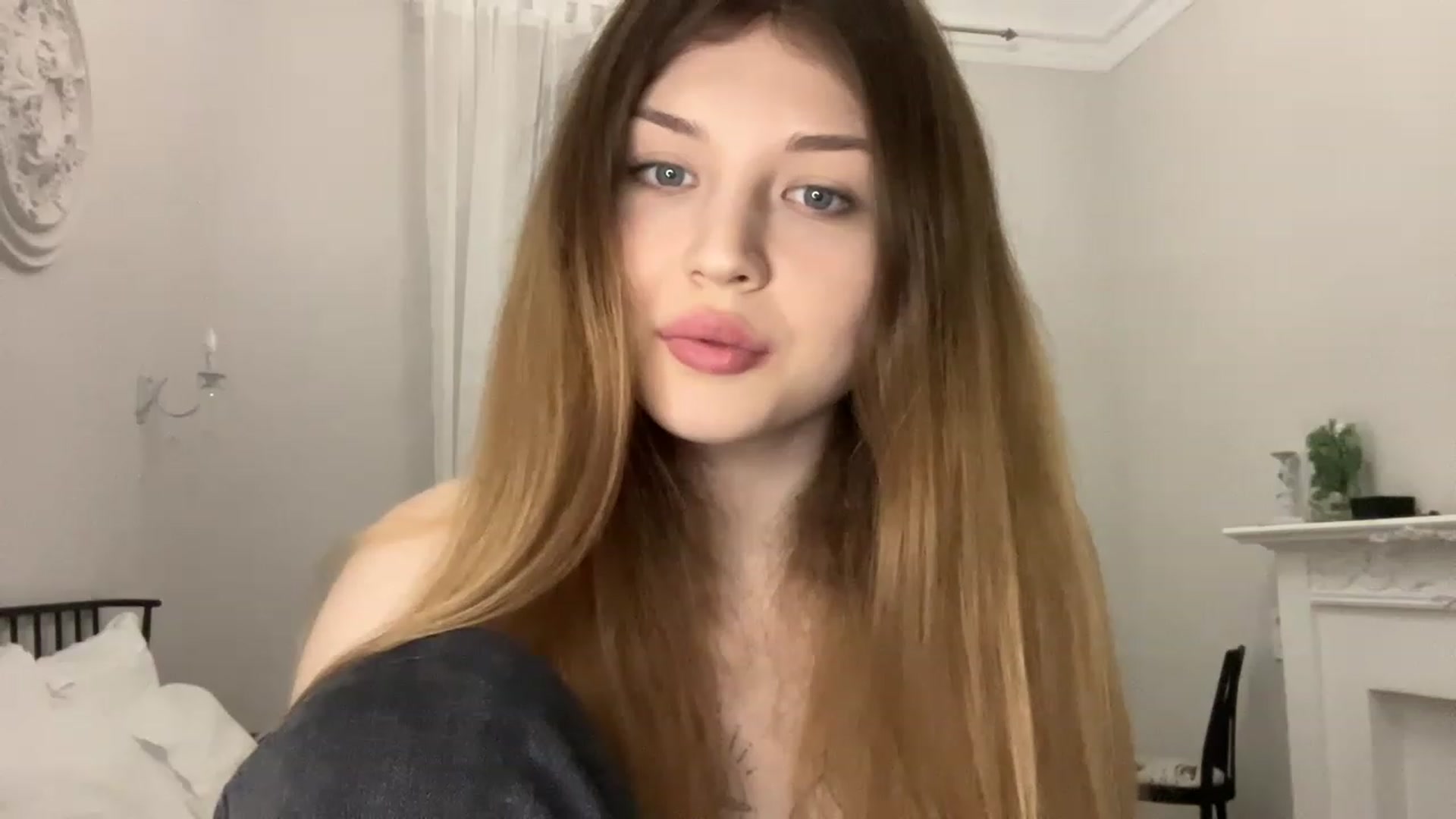 Gallery image thumbnail from Coconut_dream's myfreecams stream on, 04/20/2023, 17:02 image 15 of 20
