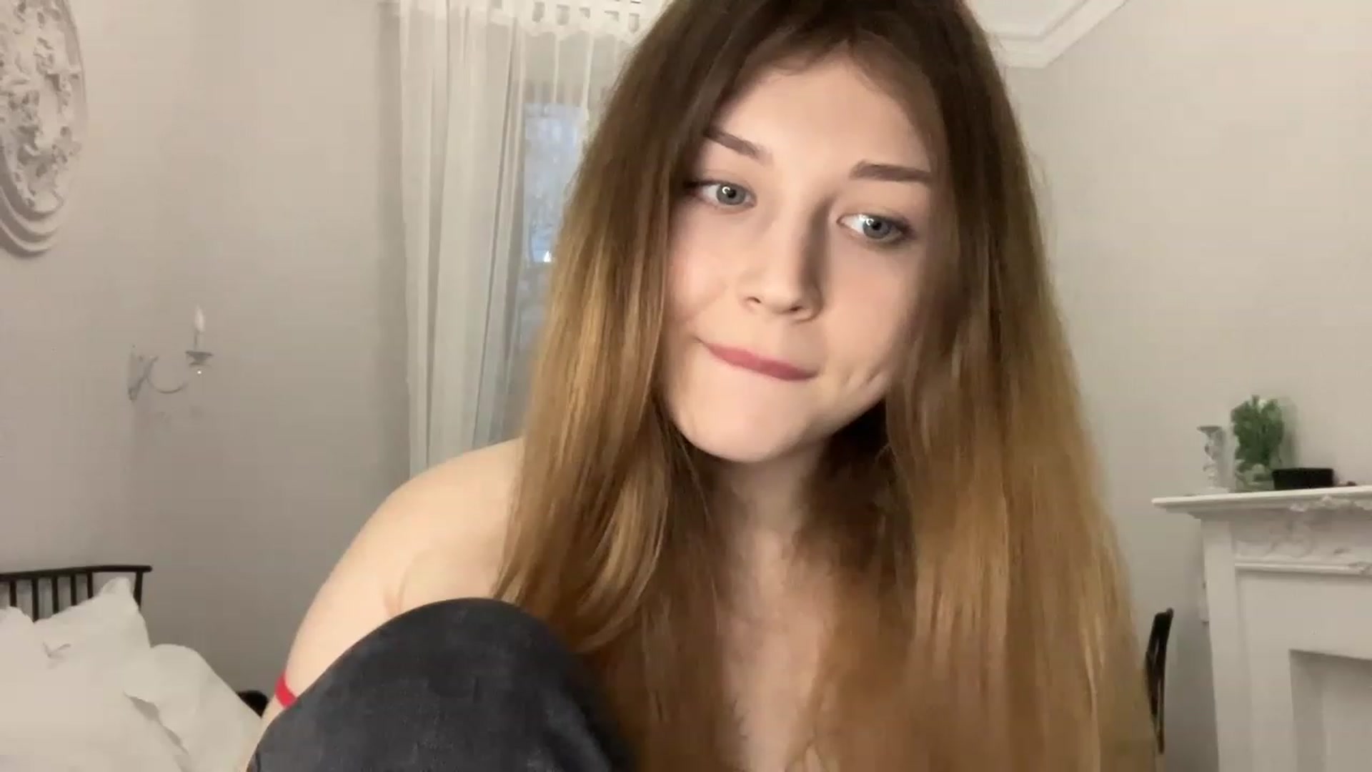 Gallery image thumbnail from Coconut_dream's myfreecams stream on, 04/20/2023, 17:02 image 16 of 20