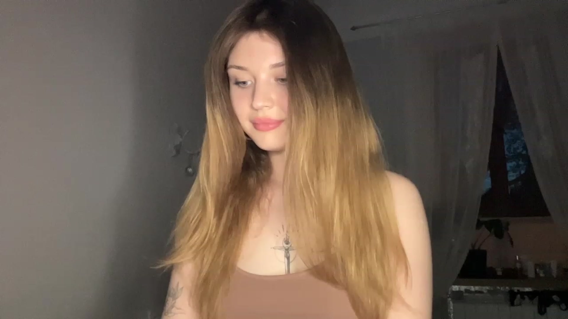 Gallery image thumbnail from Coconut_dream's myfreecams stream on, 04/24/2023, 17:52 image 10 of 20