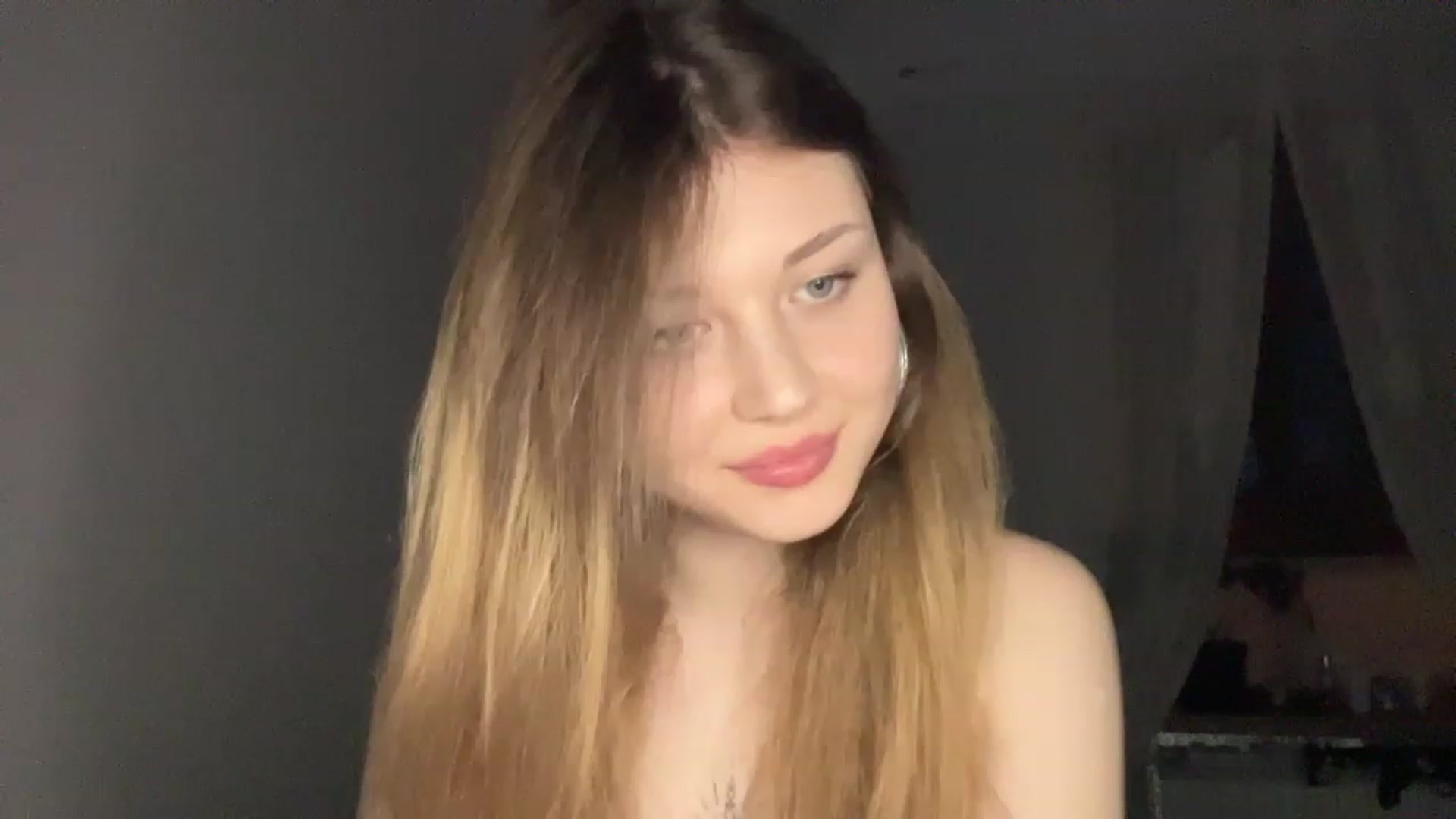 Gallery image thumbnail from Coconut_dream's myfreecams stream on, 04/24/2023, 17:52 image 18 of 20