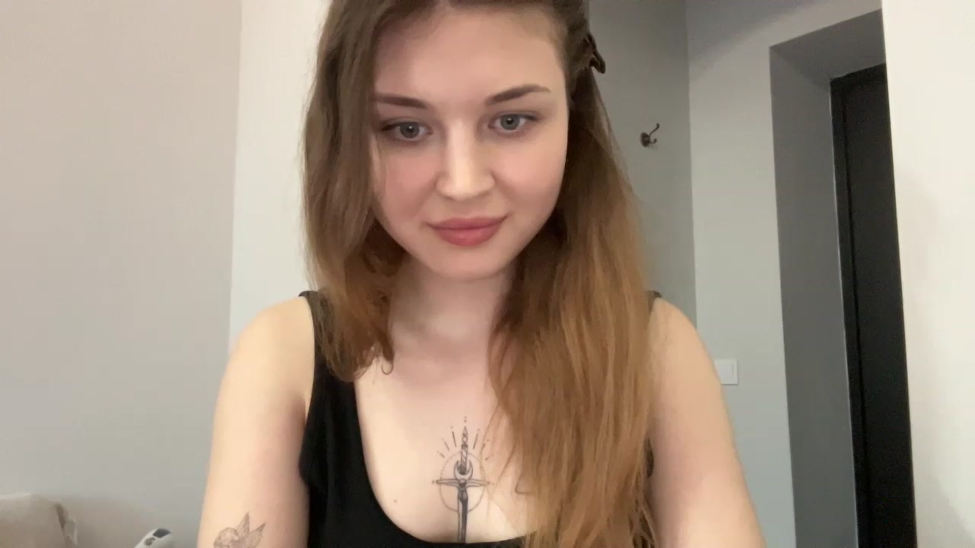 Gallery image thumbnail from Coconut_dream's myfreecams stream on, 05/01/2023, 16:29 image 15 of 20