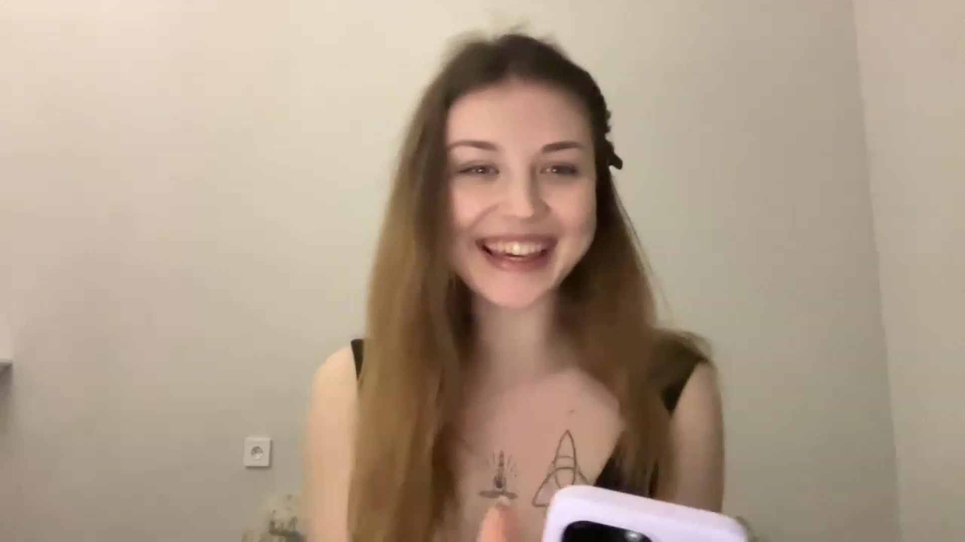 Gallery image thumbnail from Coconut_dream's myfreecams stream on, 05/01/2023, 18:18 image 15 of 20