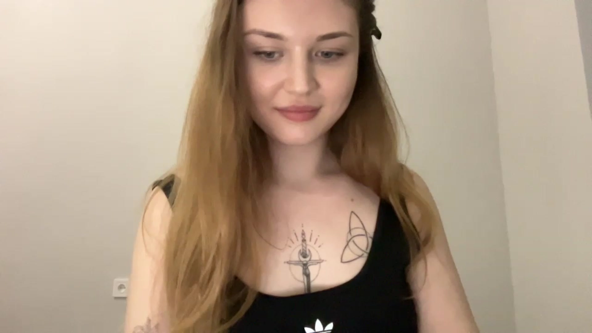 Gallery image thumbnail from Coconut_dream's myfreecams stream on, 05/01/2023, 18:18 image 12 of 20