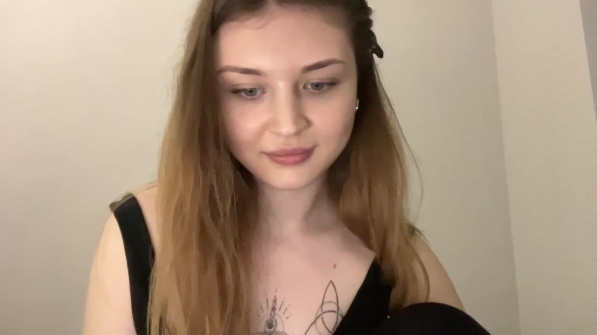 Gallery image thumbnail from Coconut_dream's myfreecams stream on, 05/01/2023, 18:18 image 13 of 20