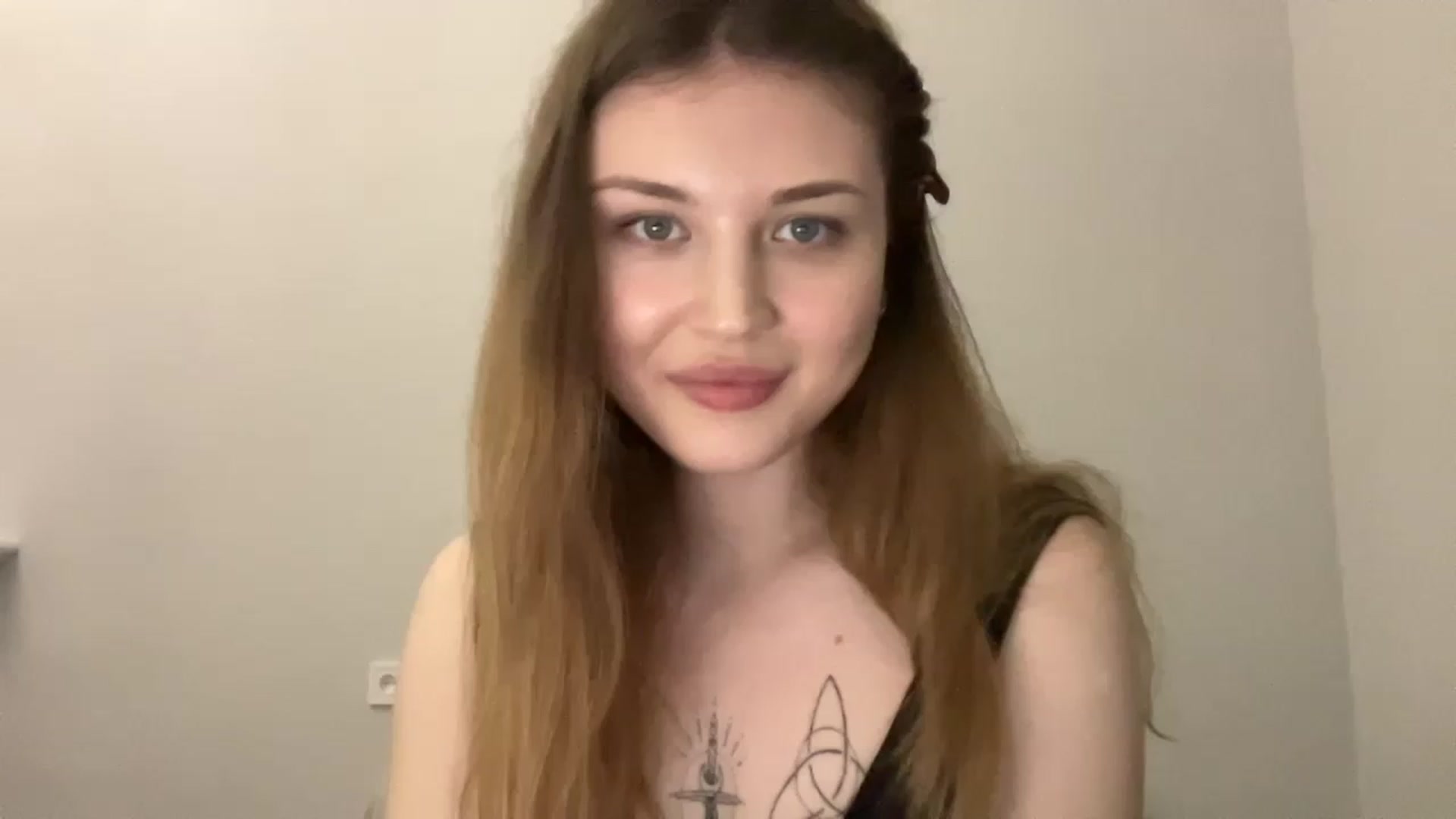 Gallery image thumbnail from Coconut_dream's myfreecams stream on, 05/01/2023, 18:18 image 16 of 20