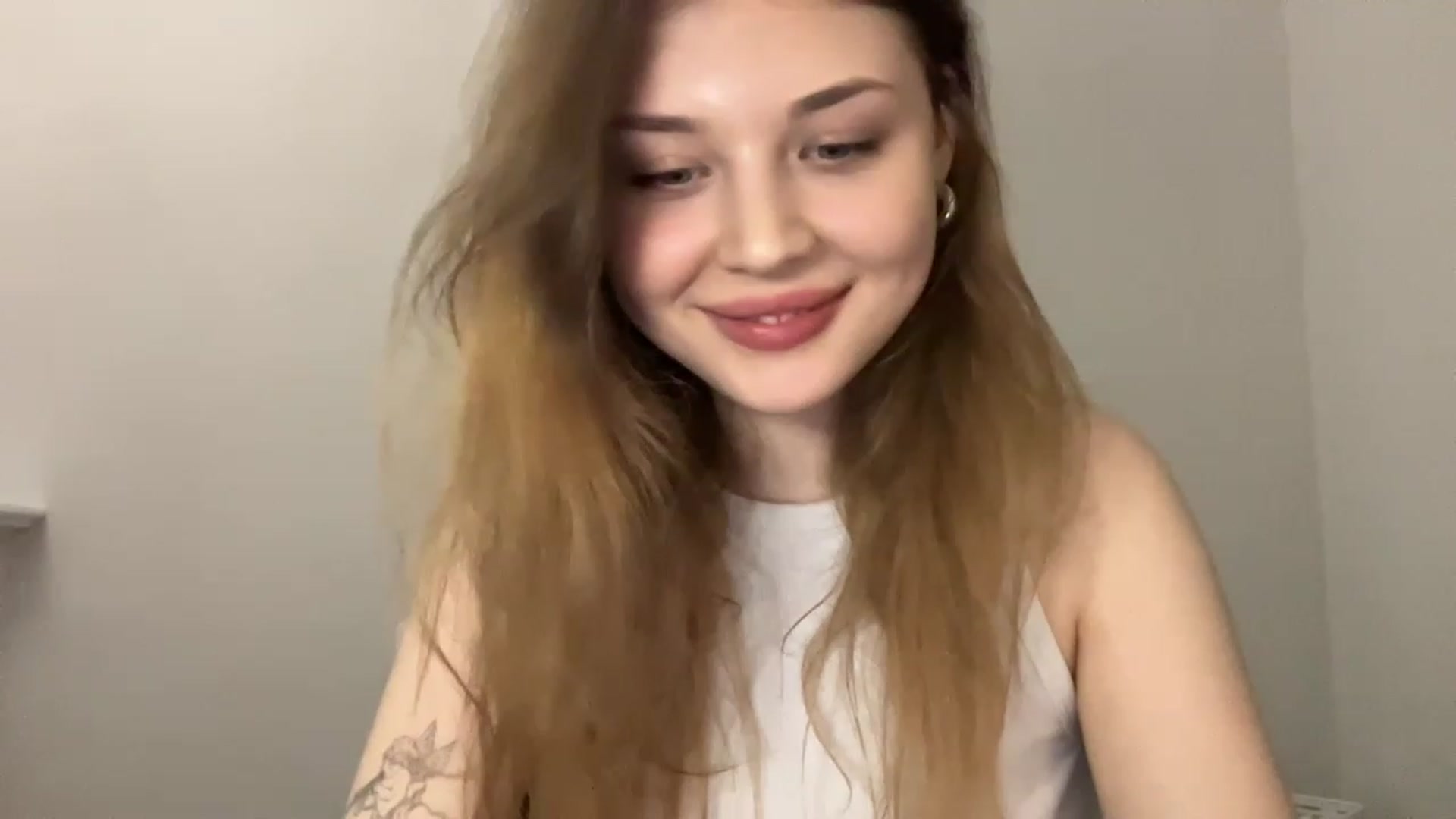 Gallery image thumbnail from Coconut_dream's myfreecams stream on, 05/03/2023, 19:04 image 2 of 20
