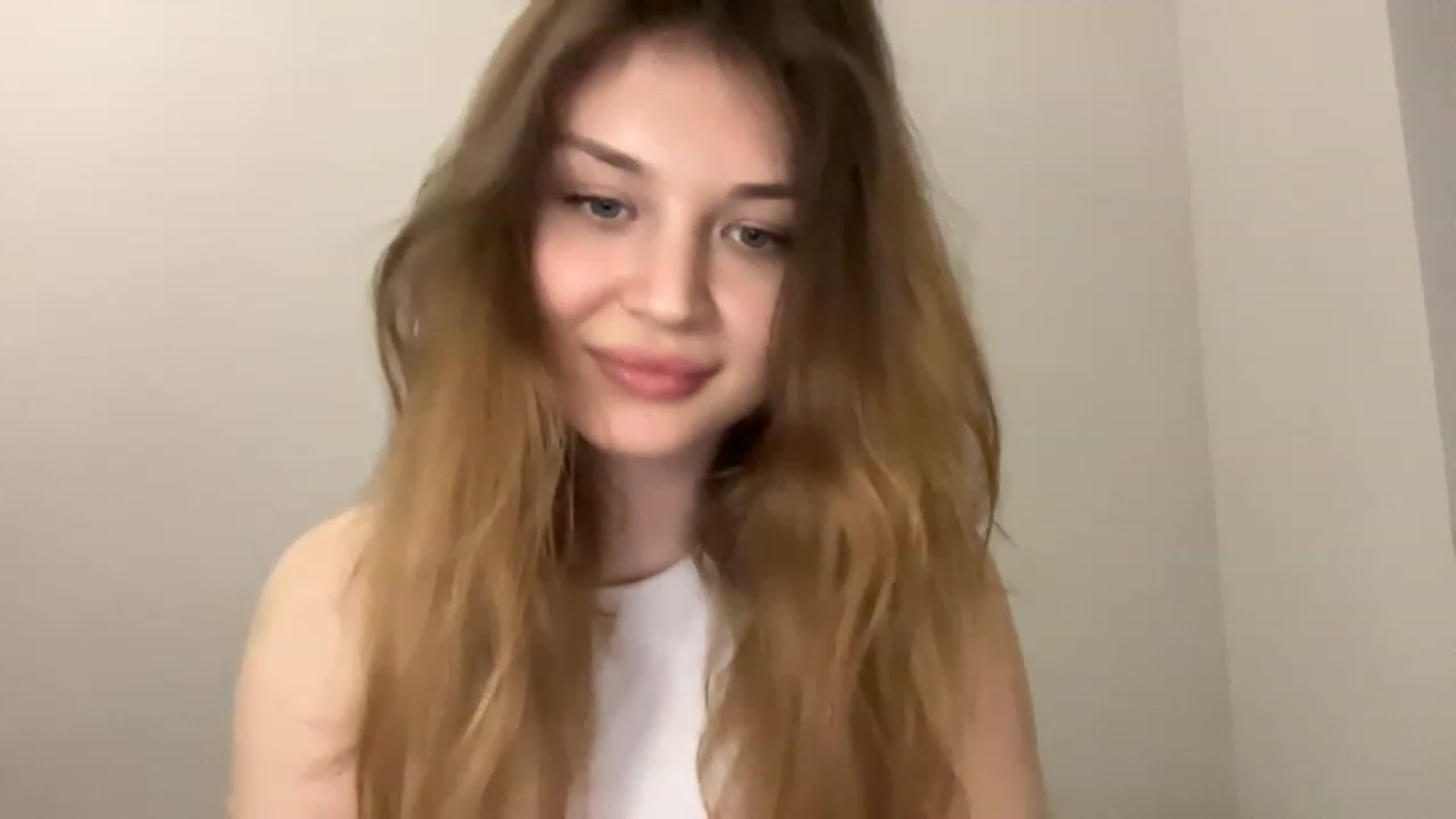 Gallery image thumbnail from Coconut_dream's myfreecams stream on, 05/03/2023, 21:36 image 4 of 20