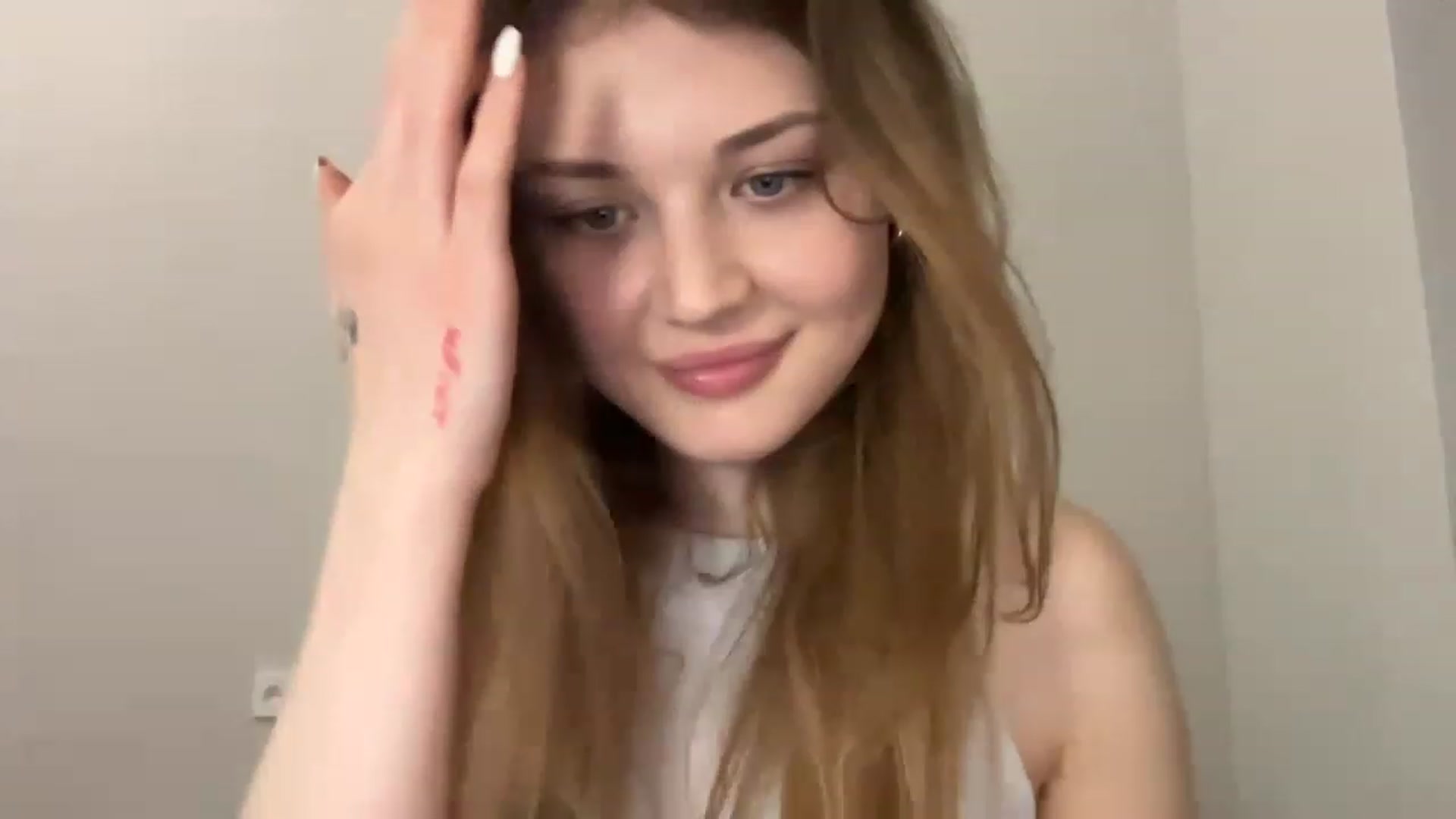 Gallery image thumbnail from Coconut_dream's myfreecams stream on, 05/03/2023, 21:36 image 16 of 20