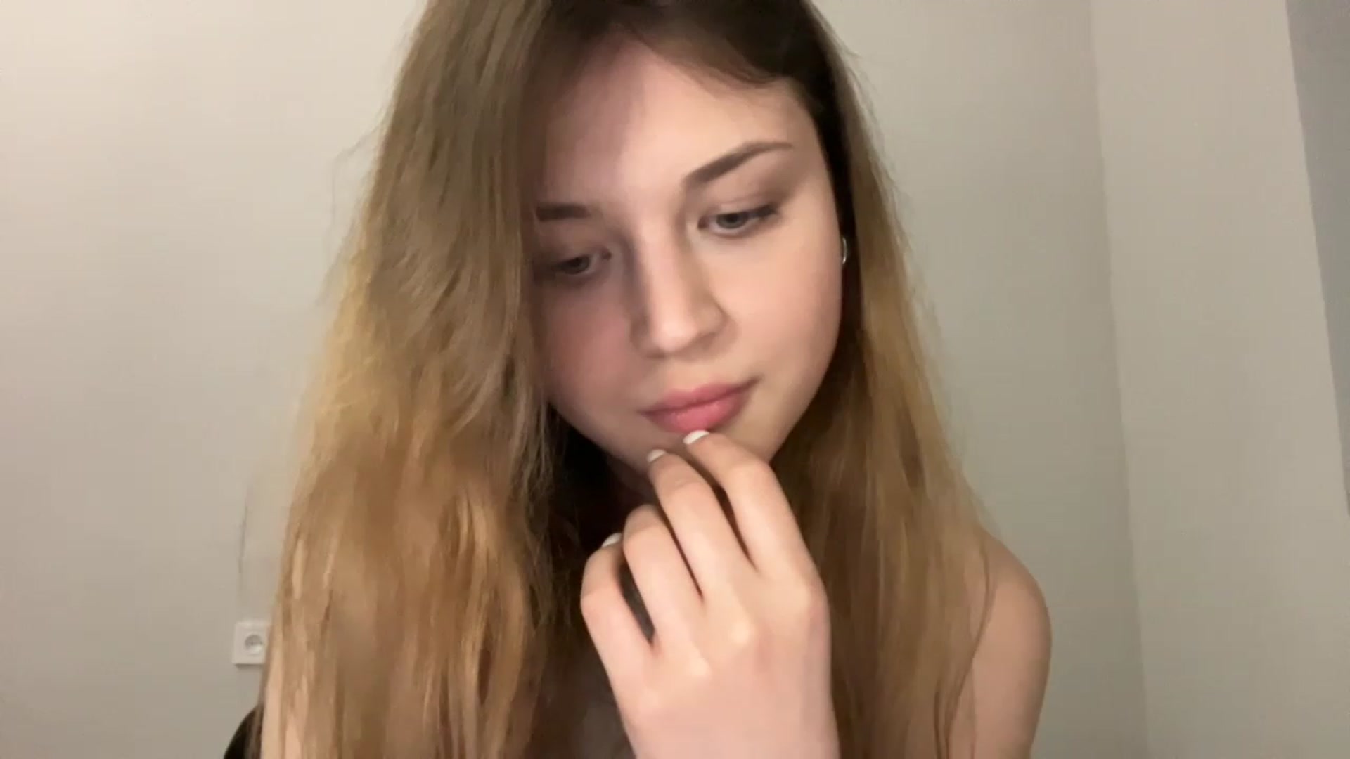 Gallery image thumbnail from Coconut_dream's myfreecams stream on, 05/03/2023, 21:36 image 2 of 20