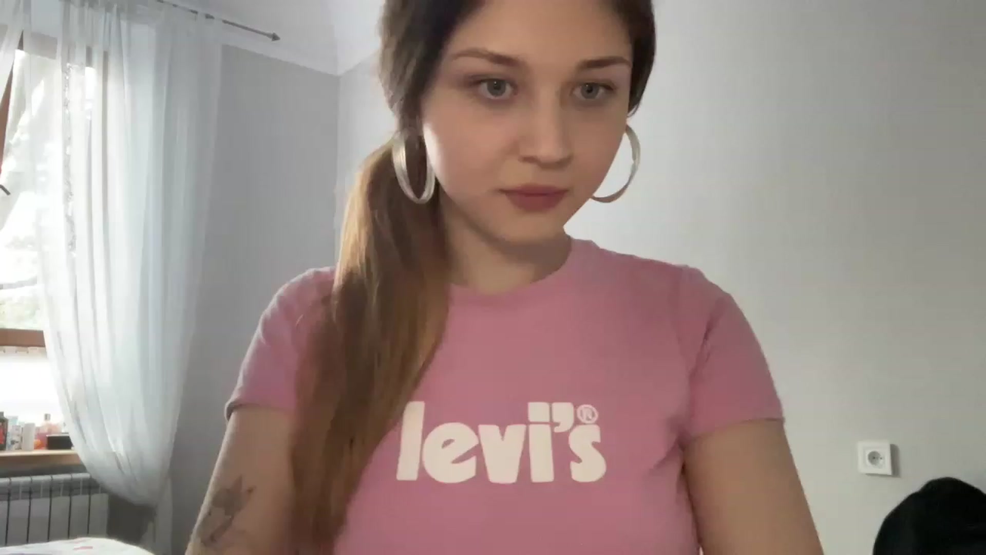 Gallery image thumbnail from Coconut_dream's myfreecams stream on, 05/04/2023, 16:10 image 1 of 20