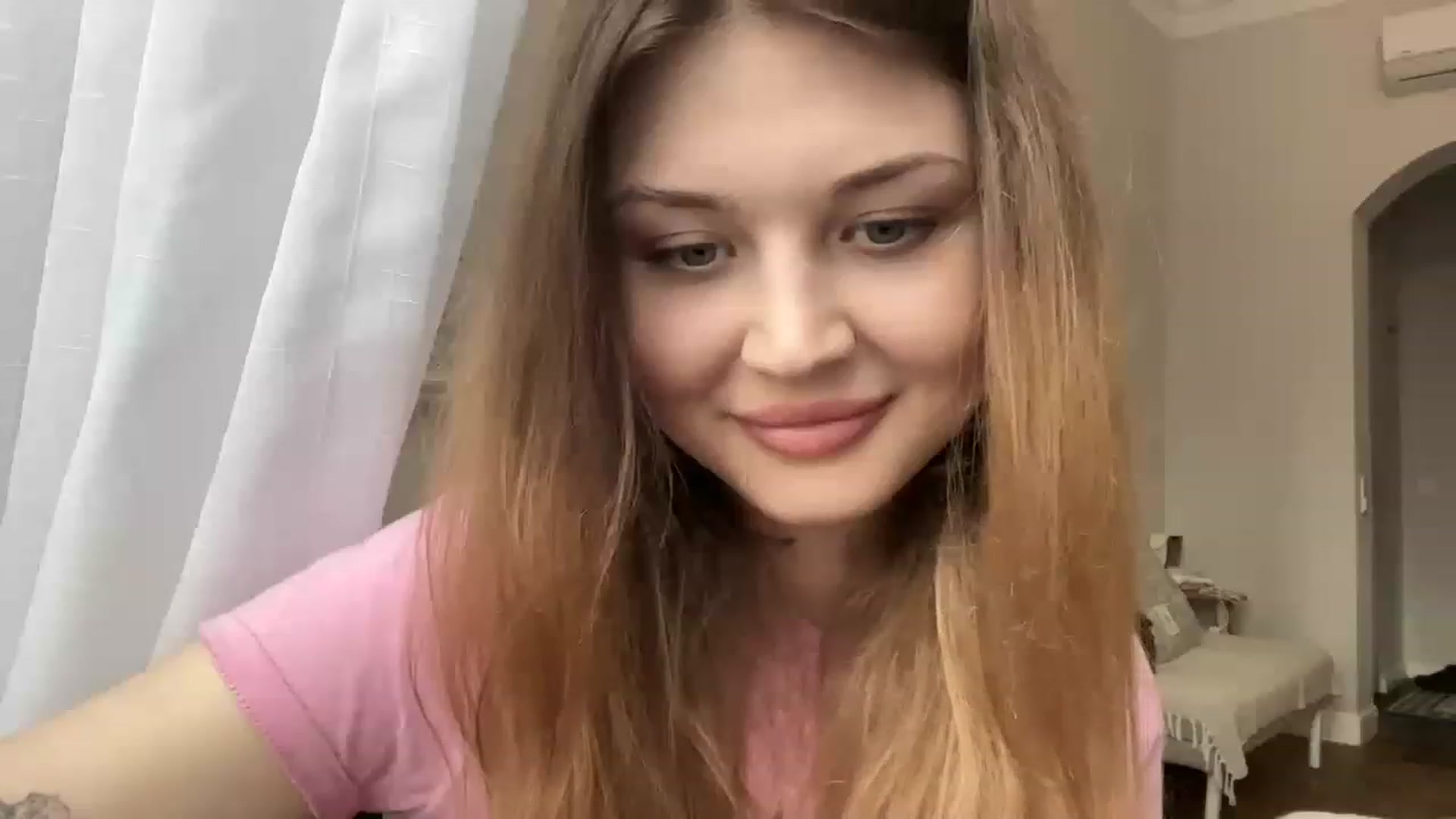 Gallery image thumbnail from Coconut_dream's myfreecams stream on, 05/04/2023, 16:10 image 7 of 20