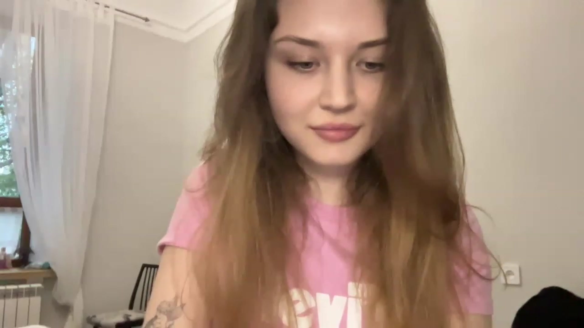 Gallery image thumbnail from Coconut_dream's myfreecams stream on, 05/04/2023, 16:29 image 16 of 20