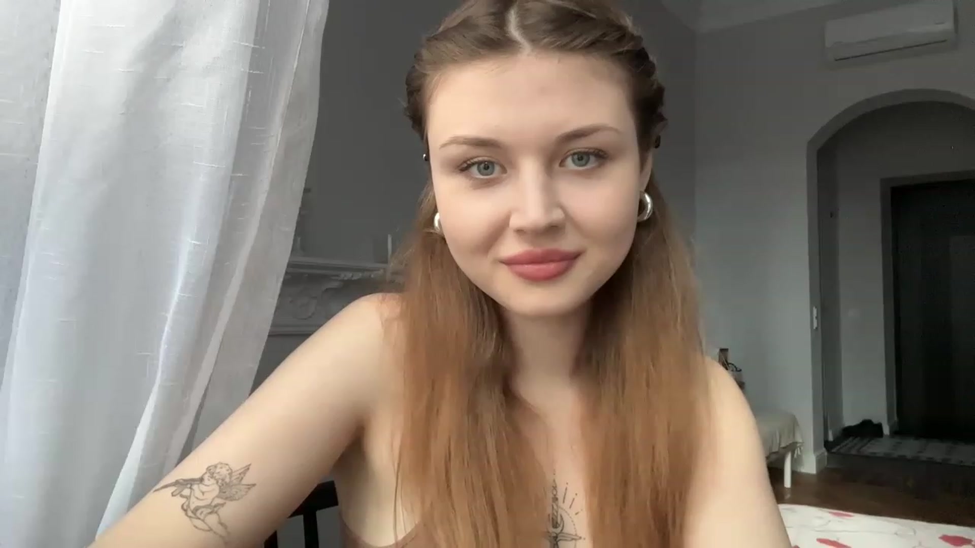 Gallery image thumbnail from Coconut_dream's myfreecams stream on, 05/06/2023, 14:36 image 6 of 20