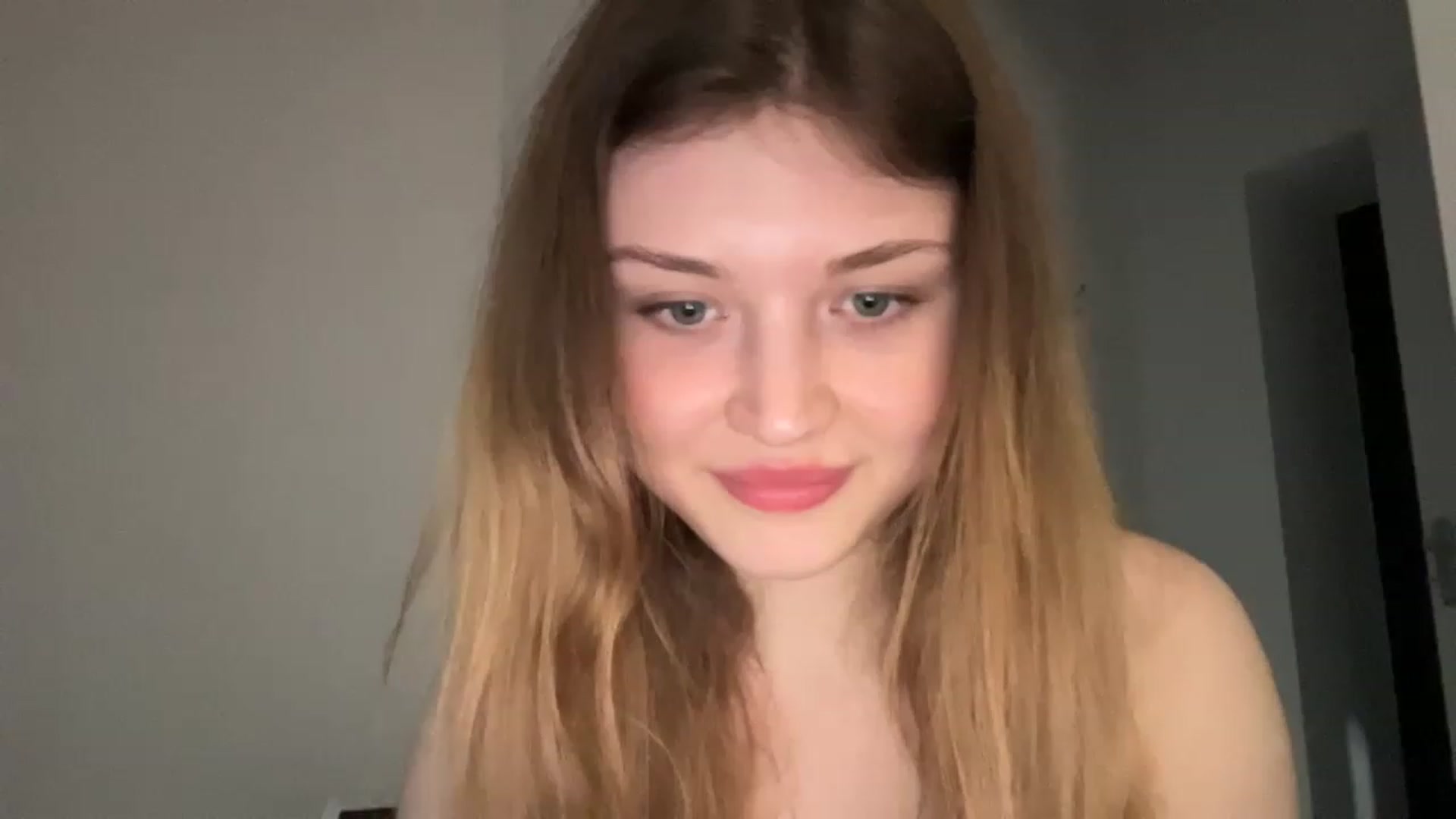 Gallery image thumbnail from Coconut_dream's myfreecams stream on, 05/07/2023, 17:46 image 7 of 20